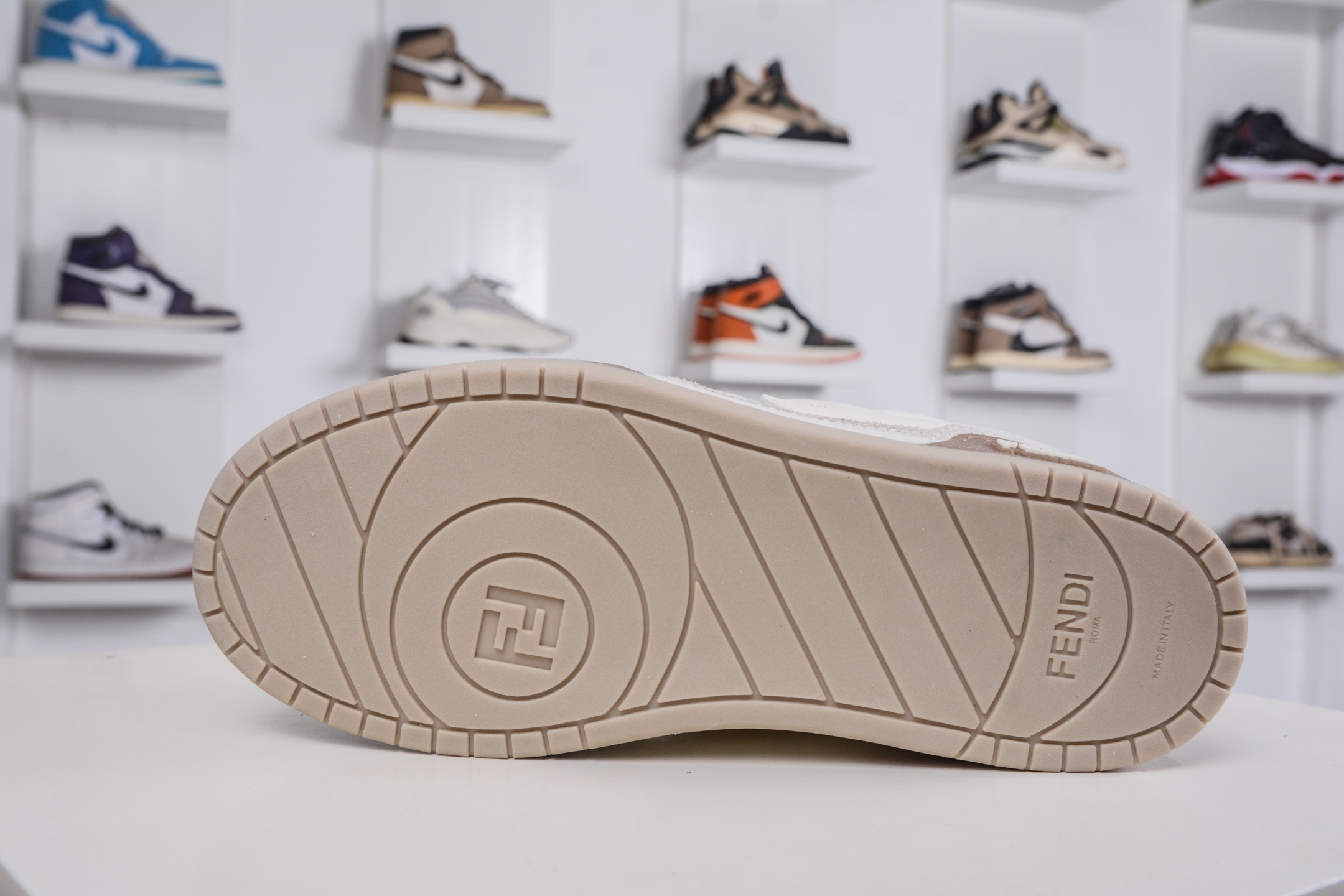 370 LJ纯原 FENDI Match sneaters 芬迪皮革低帮时尚运动板鞋