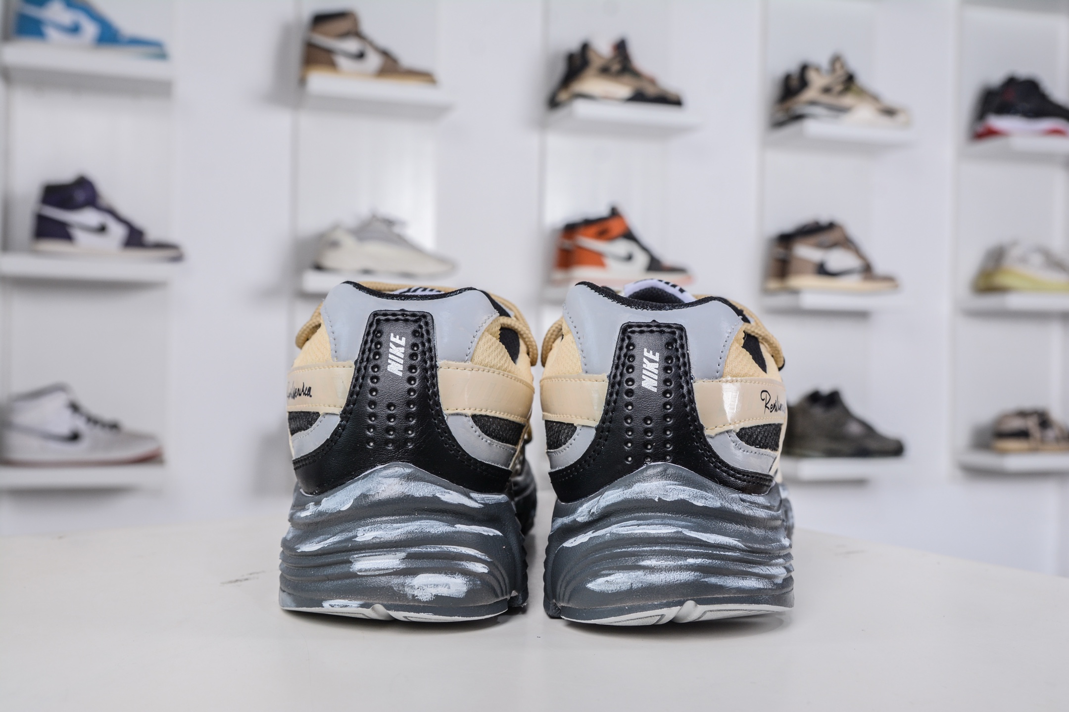 260 NIKE INITIAOR创始者系列复古休闲运动舒适跑鞋 394055-100