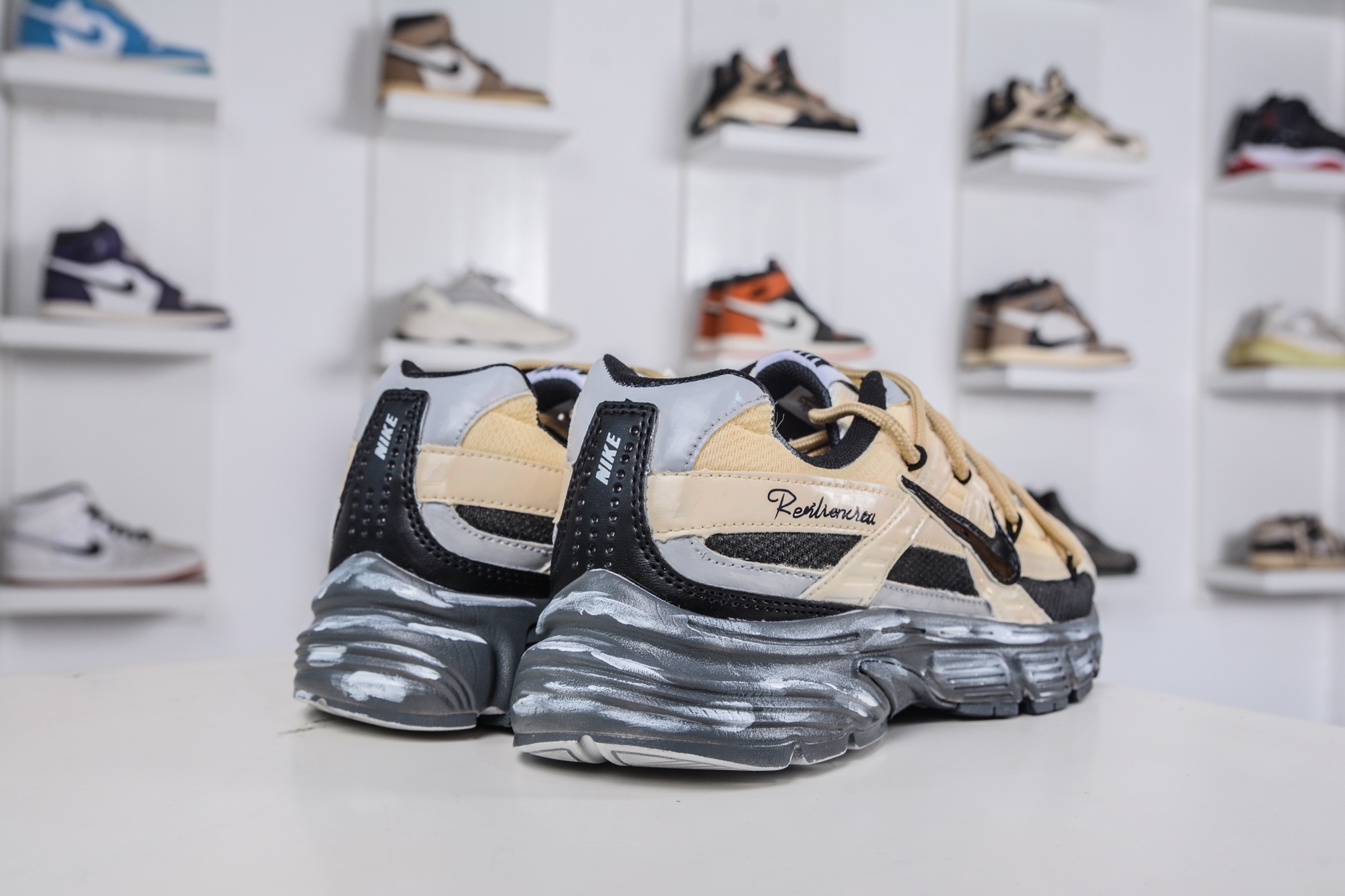 260 NIKE INITIAOR创始者系列复古休闲运动舒适跑鞋 394055-100