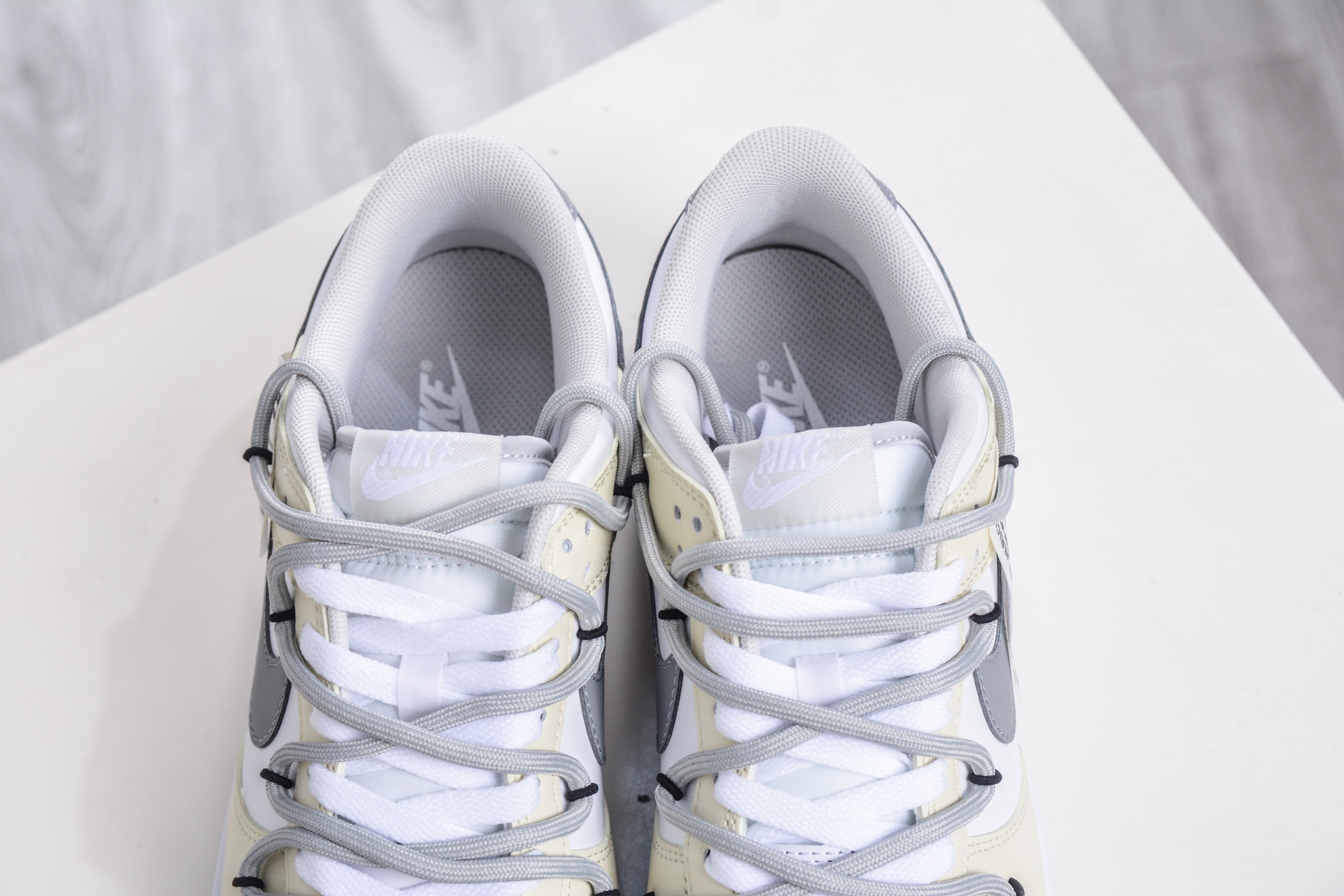 220 Nike SB Dunk Low 解构绑带 HF5441-105