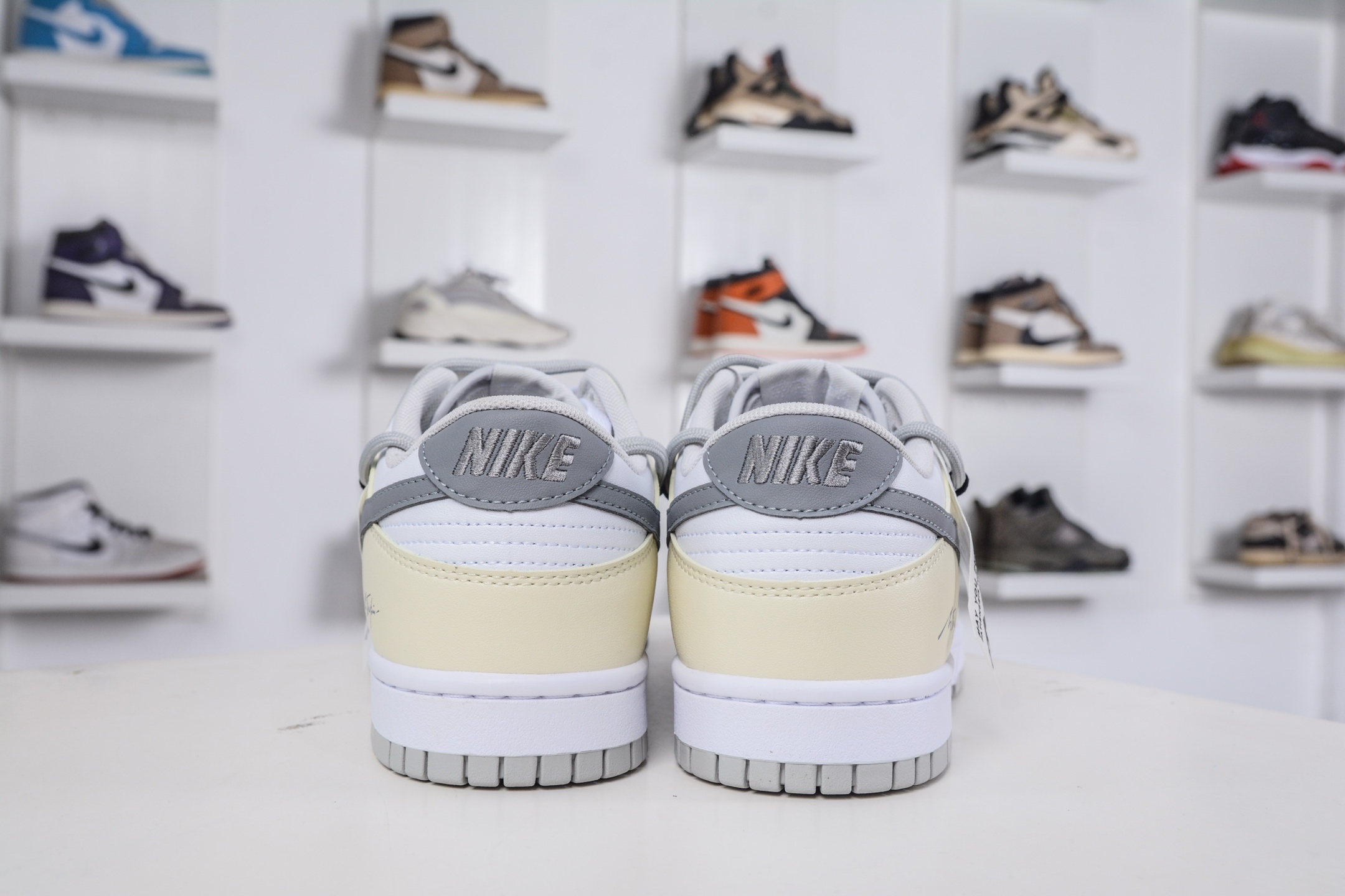 220 Nike SB Dunk Low 解构绑带 HF5441-105