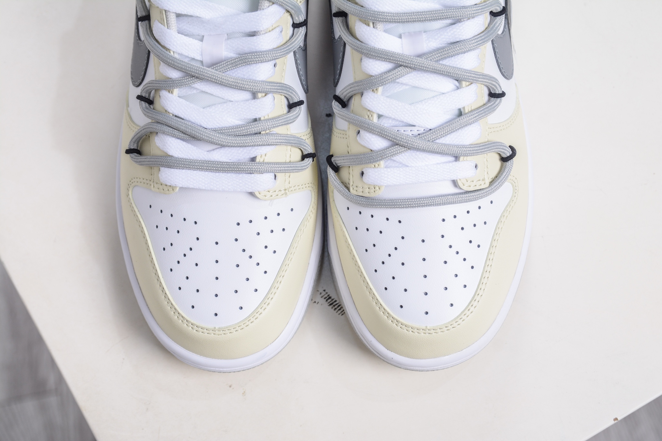 220 Nike SB Dunk Low 解构绑带 HF5441-105