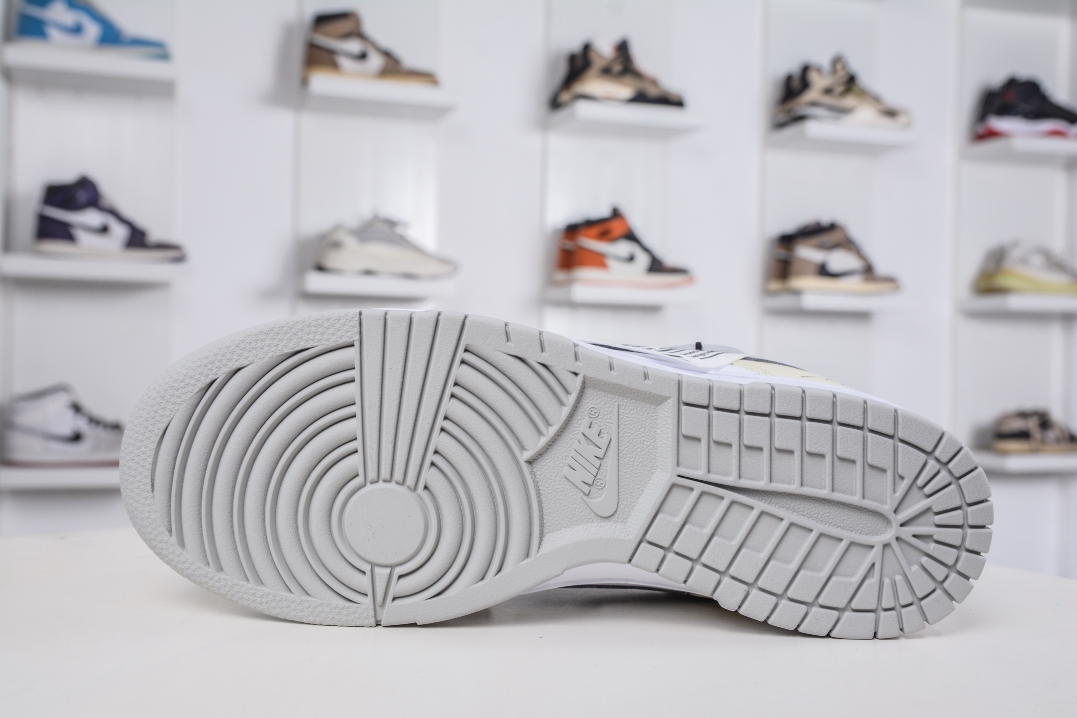 220 Nike SB Dunk Low 解构绑带 HF5441-105