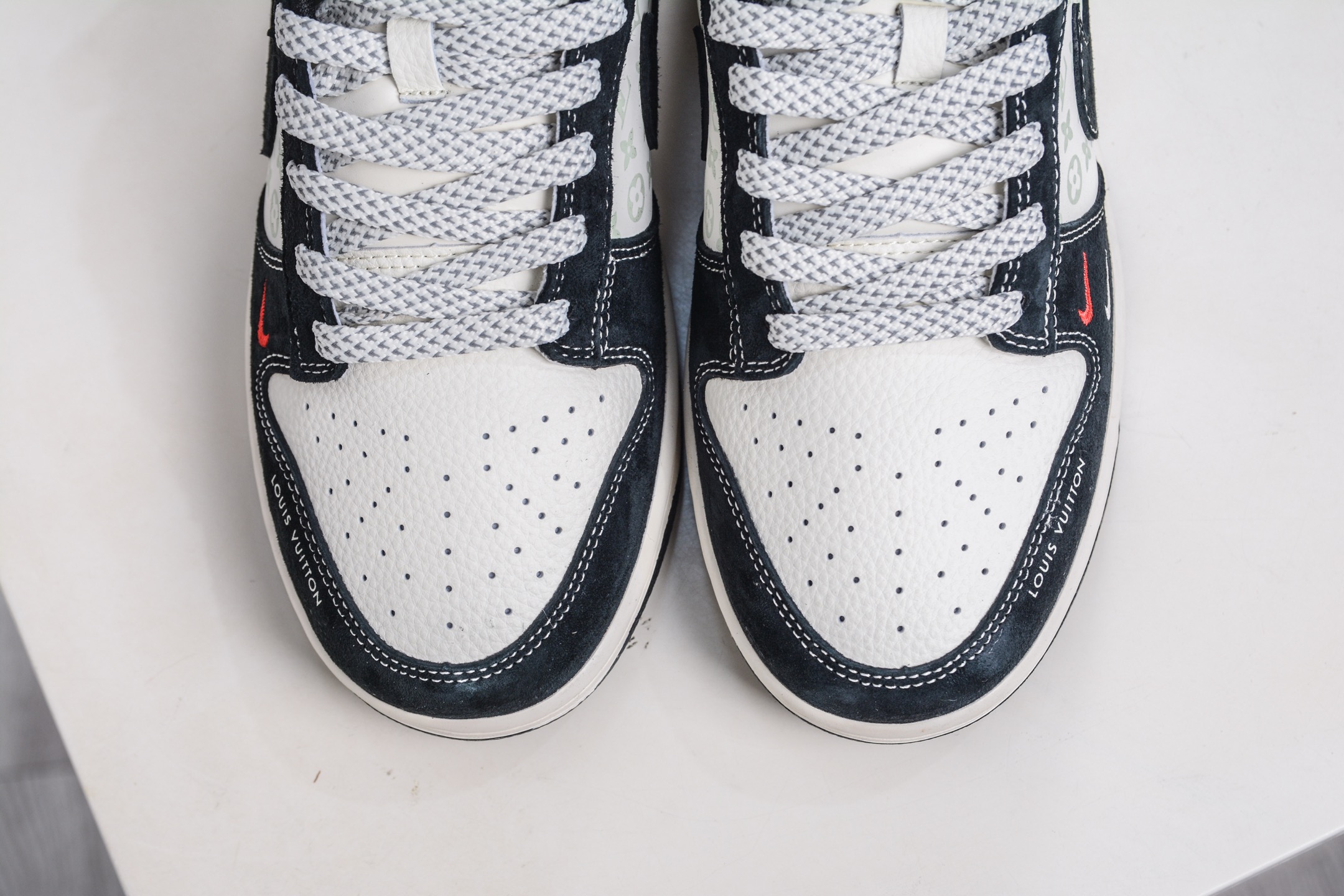 270 Nike SB Dunk Low x Louis Vuitton LV联名-黑白 CX5050-Y12