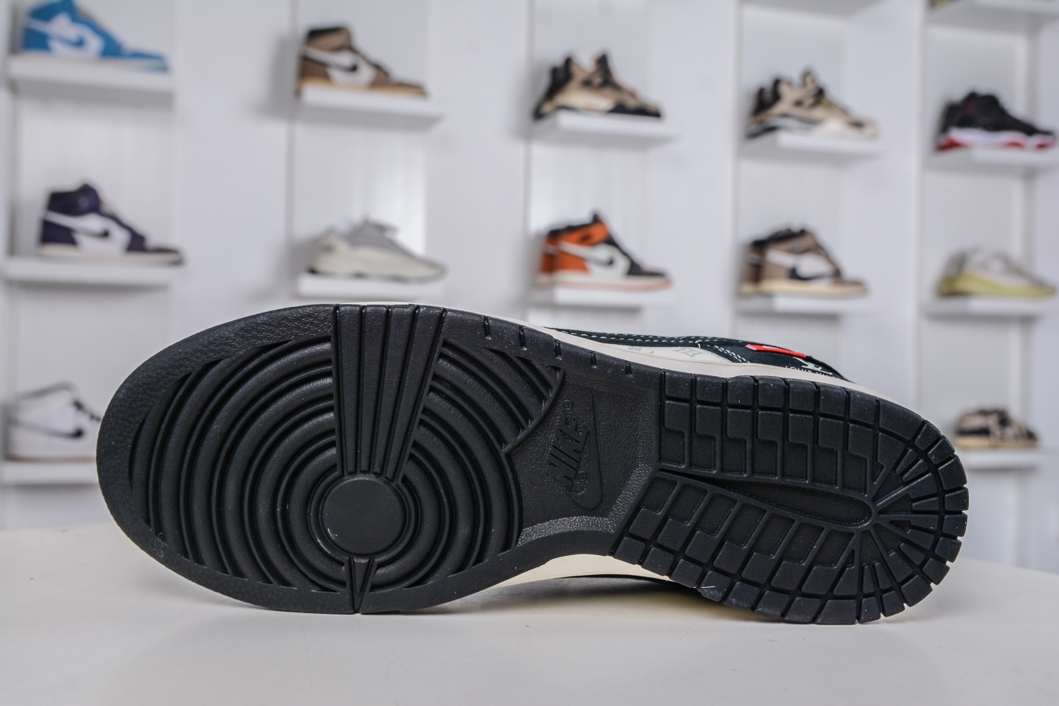270 Nike SB Dunk Low x Louis Vuitton LV联名-黑白 CX5050-Y12