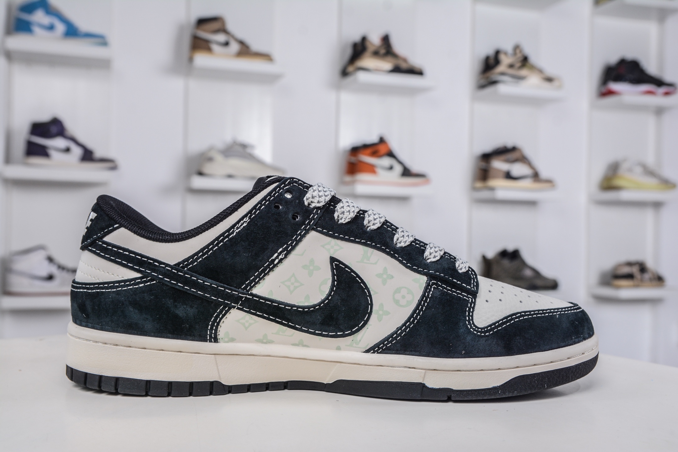 270 Nike SB Dunk Low x Louis Vuitton LV联名-黑白 CX5050-Y12