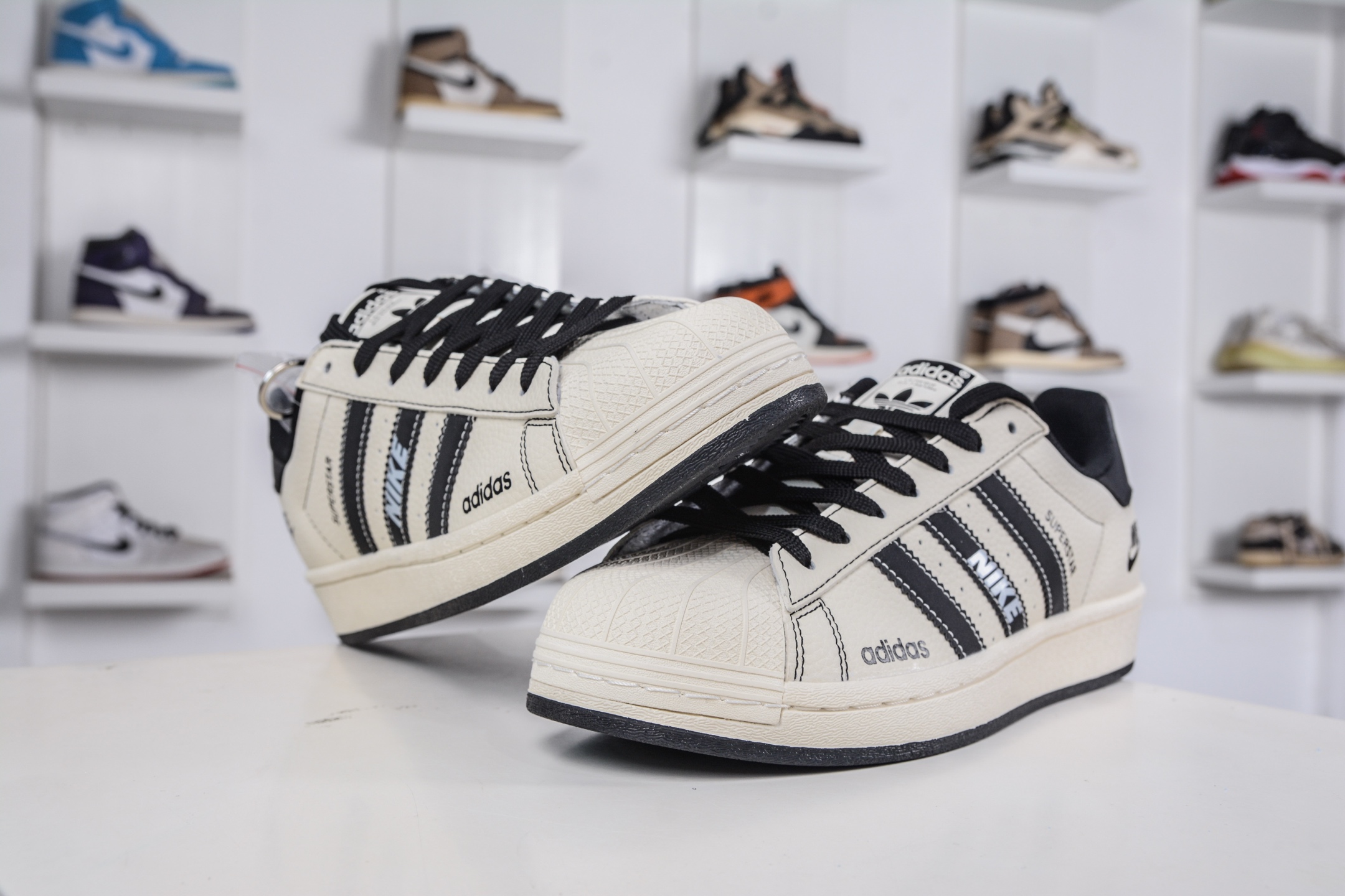 230 AD Originals Super x NIKE 耐克联名 白黑 经典复古贝壳头板鞋 DS5807