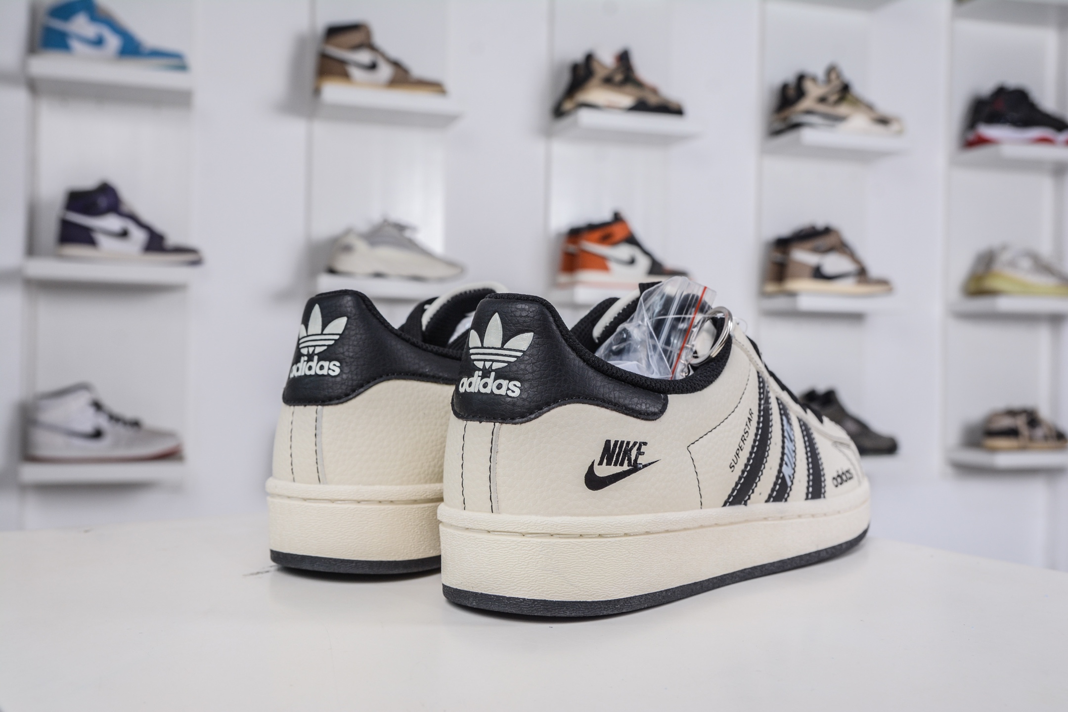 230 AD Originals Super x NIKE 耐克联名 白黑 经典复古贝壳头板鞋 DS5807