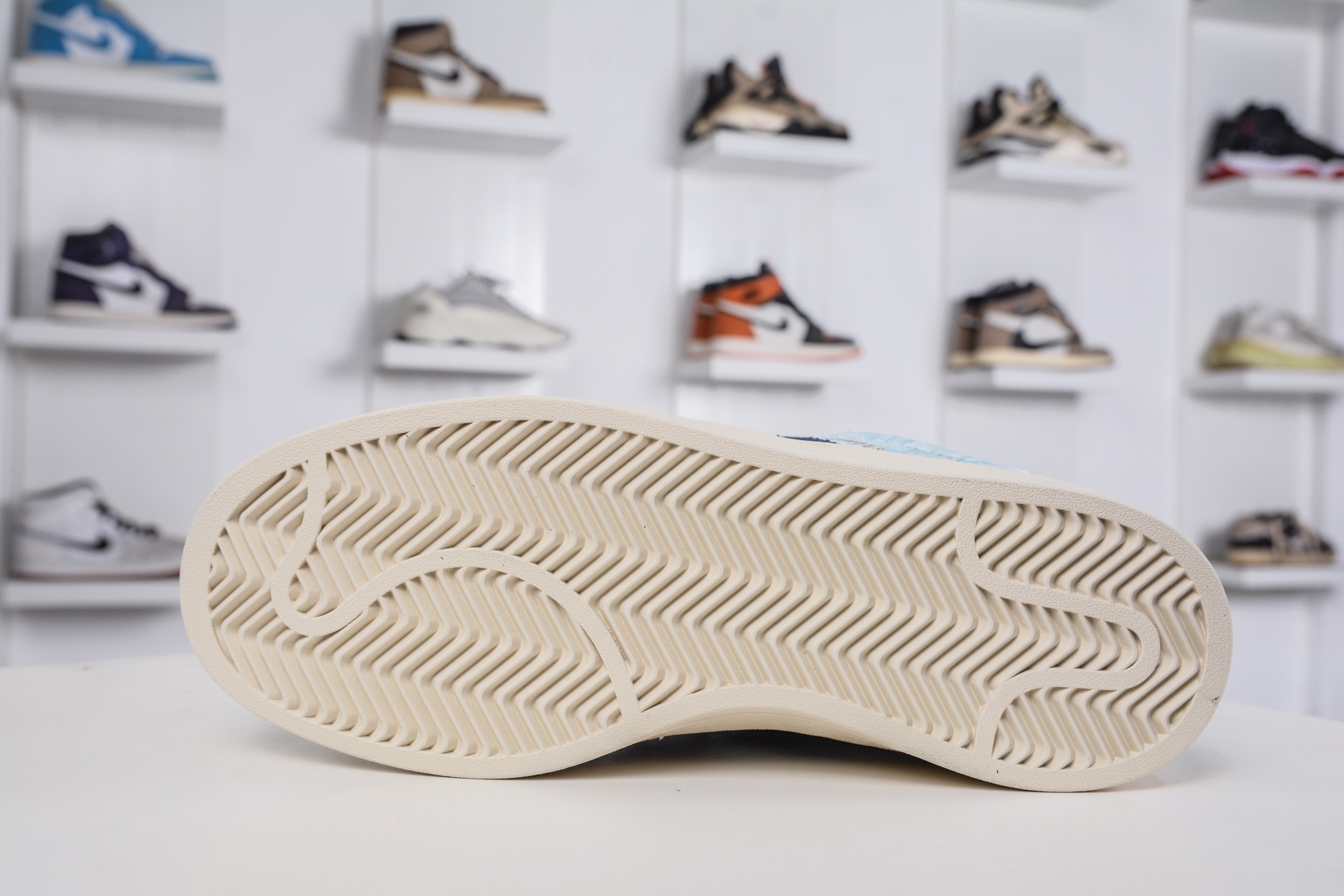 150 Adidas Originals Campus 00s 百搭单品学院系列面包风经典复古低帮百搭休闲运动板鞋 JS2487