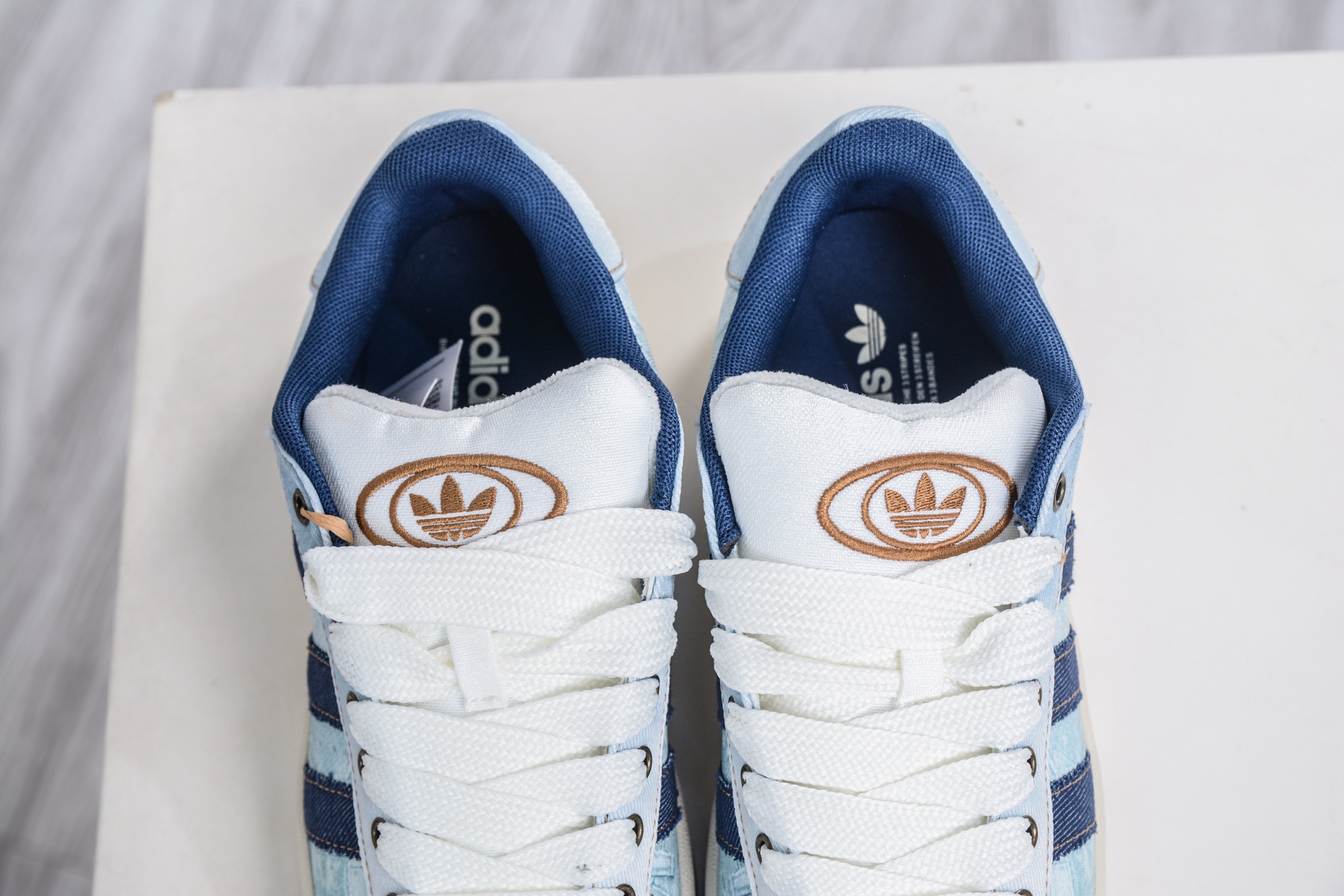 150 Adidas Originals Campus 00s 百搭单品学院系列面包风经典复古低帮百搭休闲运动板鞋 JS2487