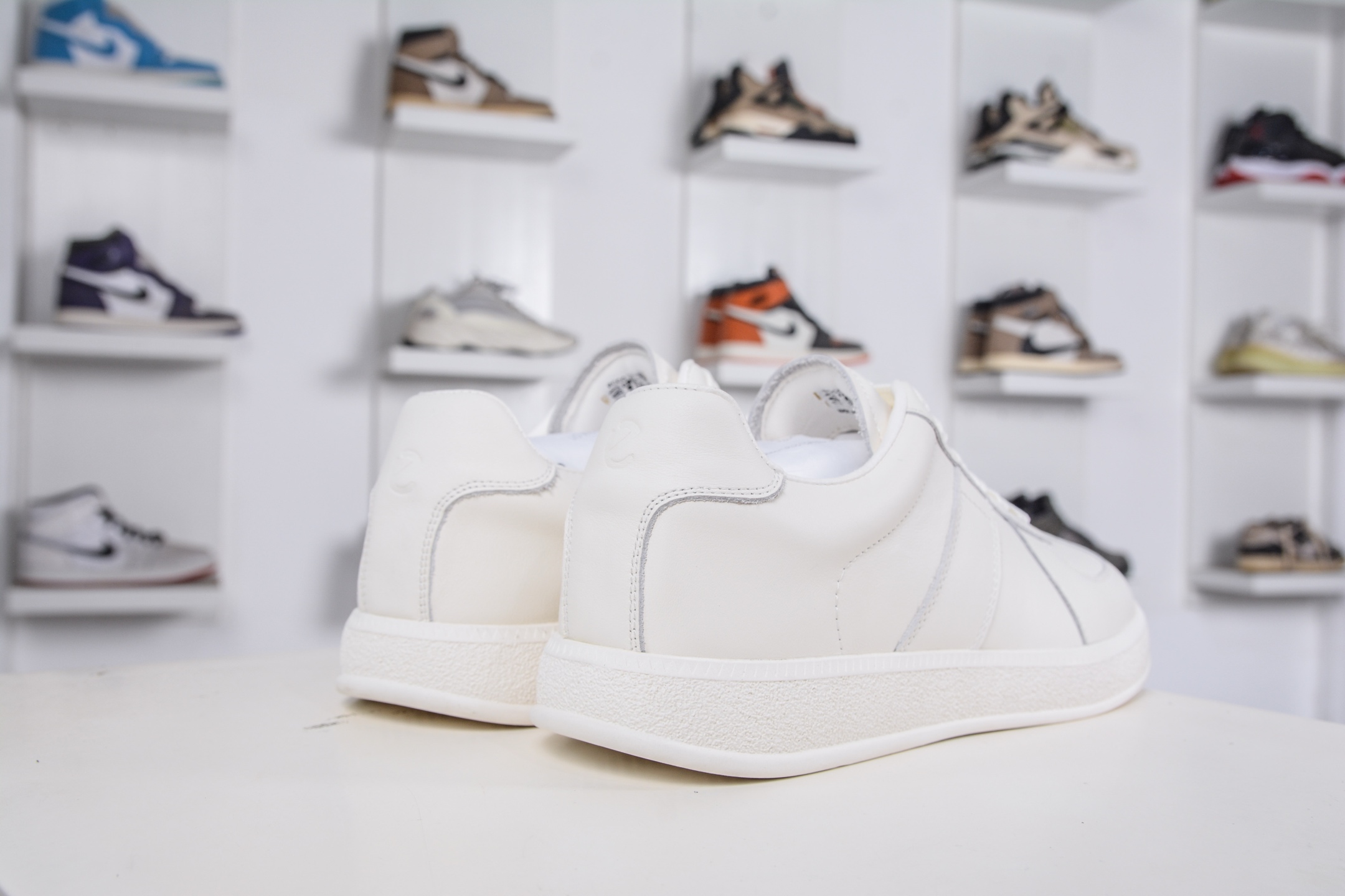 300 ECCO爱步男鞋德训鞋秋 经典时尚百搭舒适小白鞋男