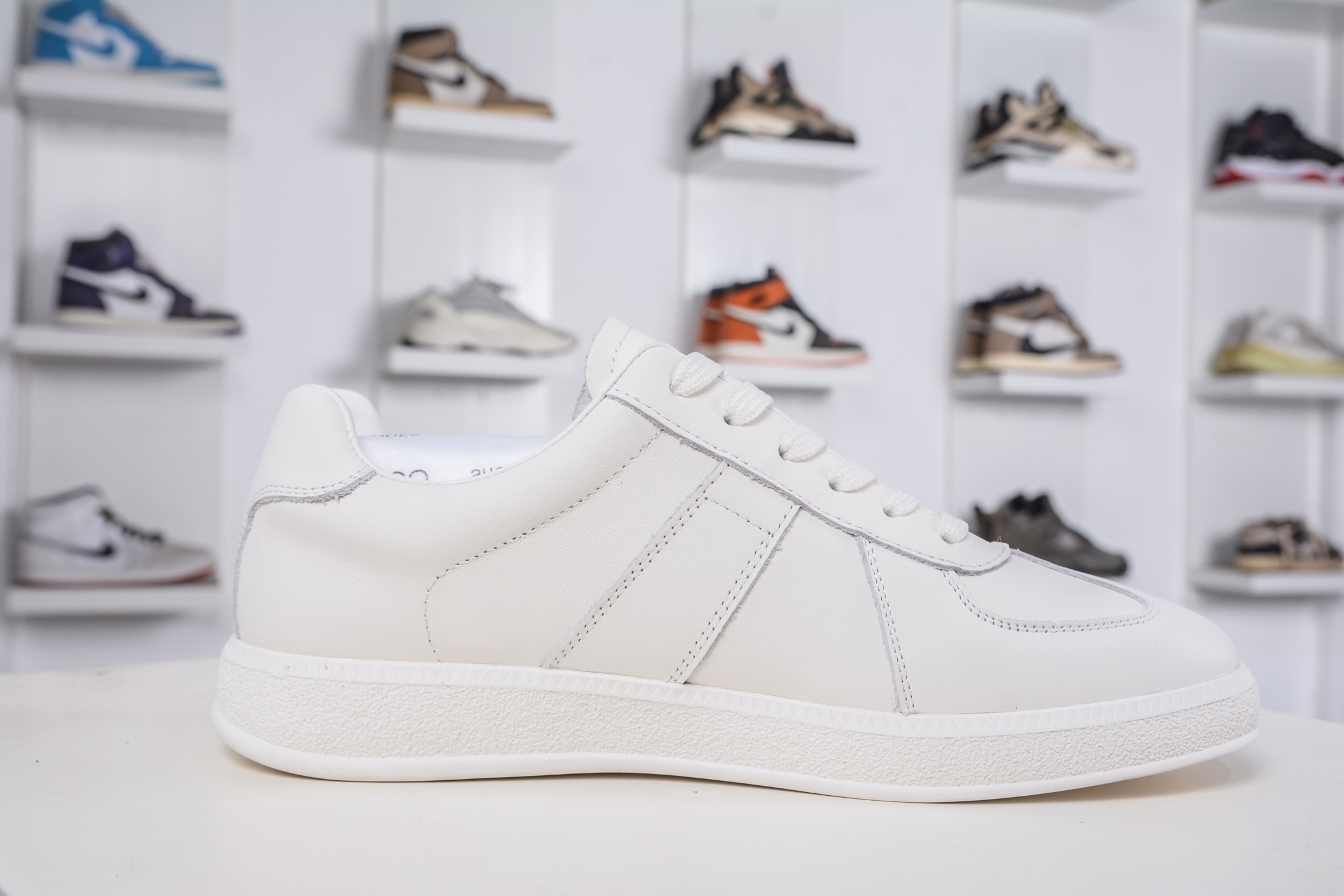 300 ECCO爱步男鞋德训鞋秋 经典时尚百搭舒适小白鞋男