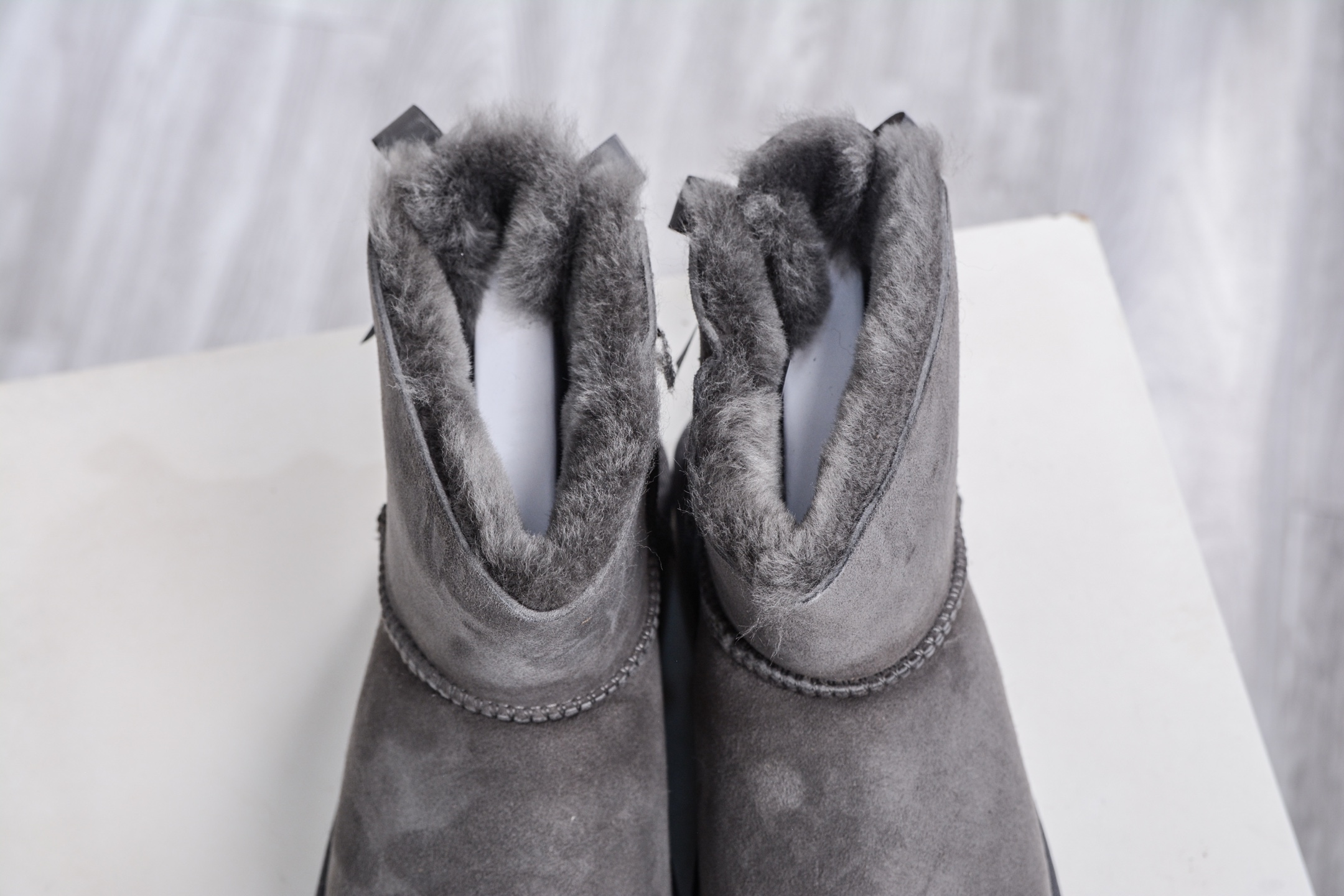220 UGG Bailey贝莉单丝带蝴蝶结 灰色 秋冬羊皮毛一体雪地靴 1016501-GREY