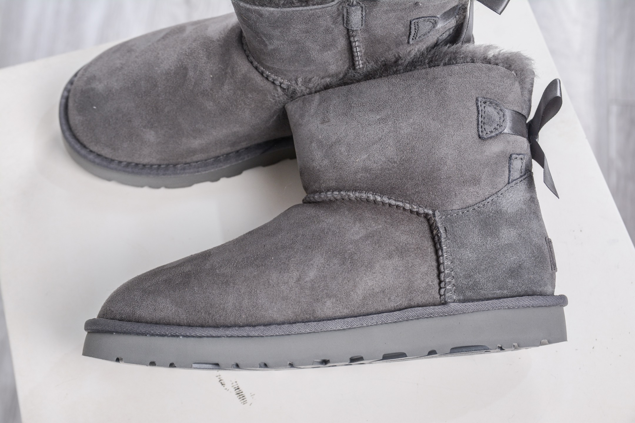 220 UGG Bailey贝莉单丝带蝴蝶结 灰色 秋冬羊皮毛一体雪地靴 1016501-GREY