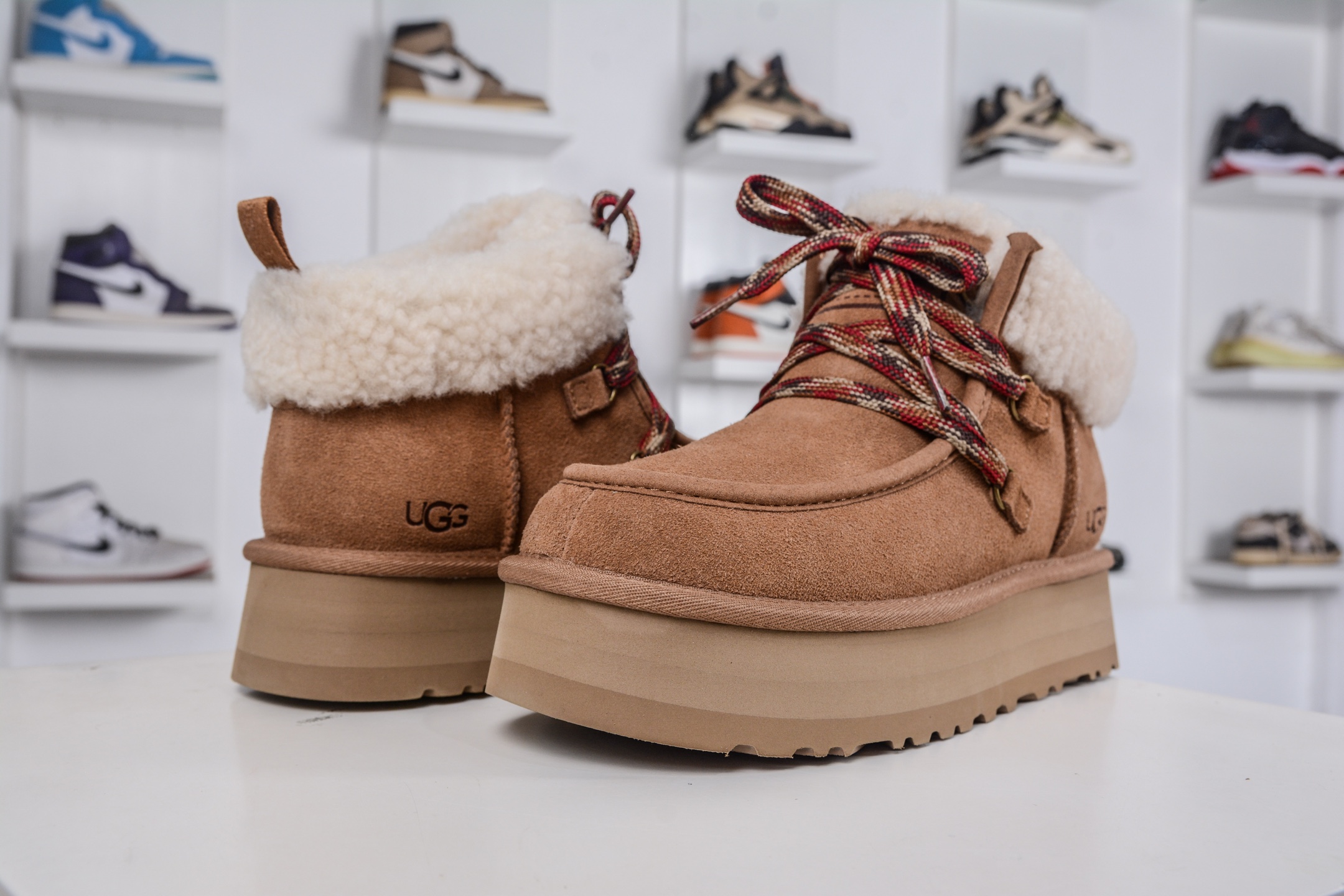 320 UGG Funkarra 芙卡拉 栗色 1143954-CHE