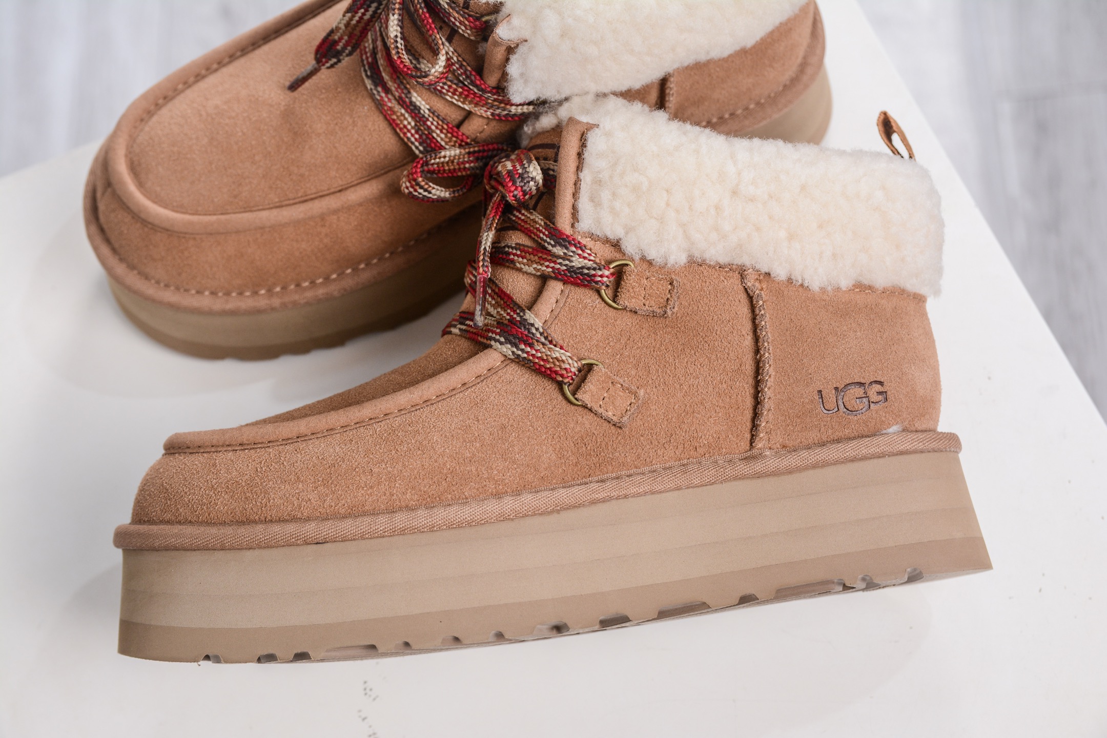 320 UGG Funkarra 芙卡拉 栗色 1143954-CHE