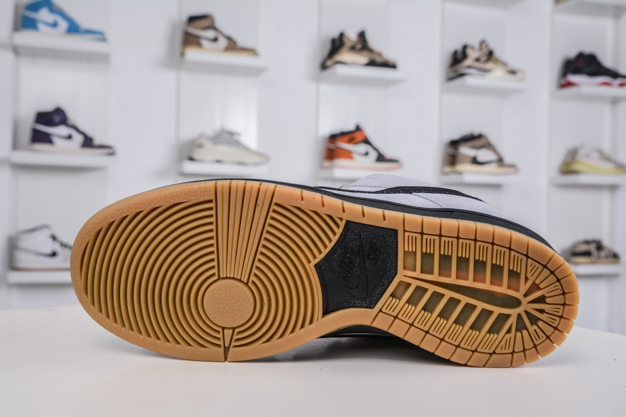 Nike Dunk SB 灰黑 FJ1674-002