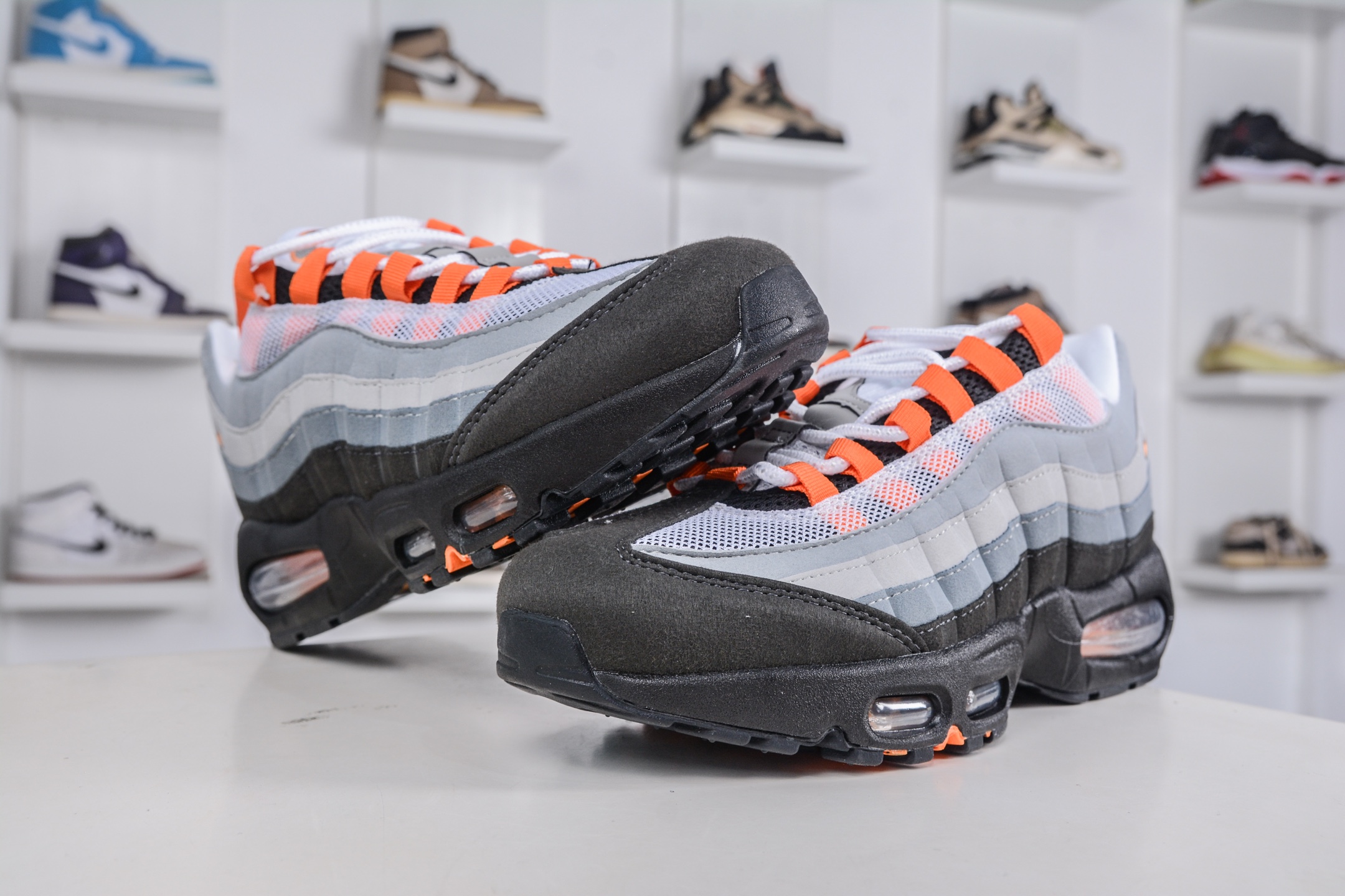 NIKE Air 95 潮流百搭 气垫缓震慢跑鞋 HM4740-005