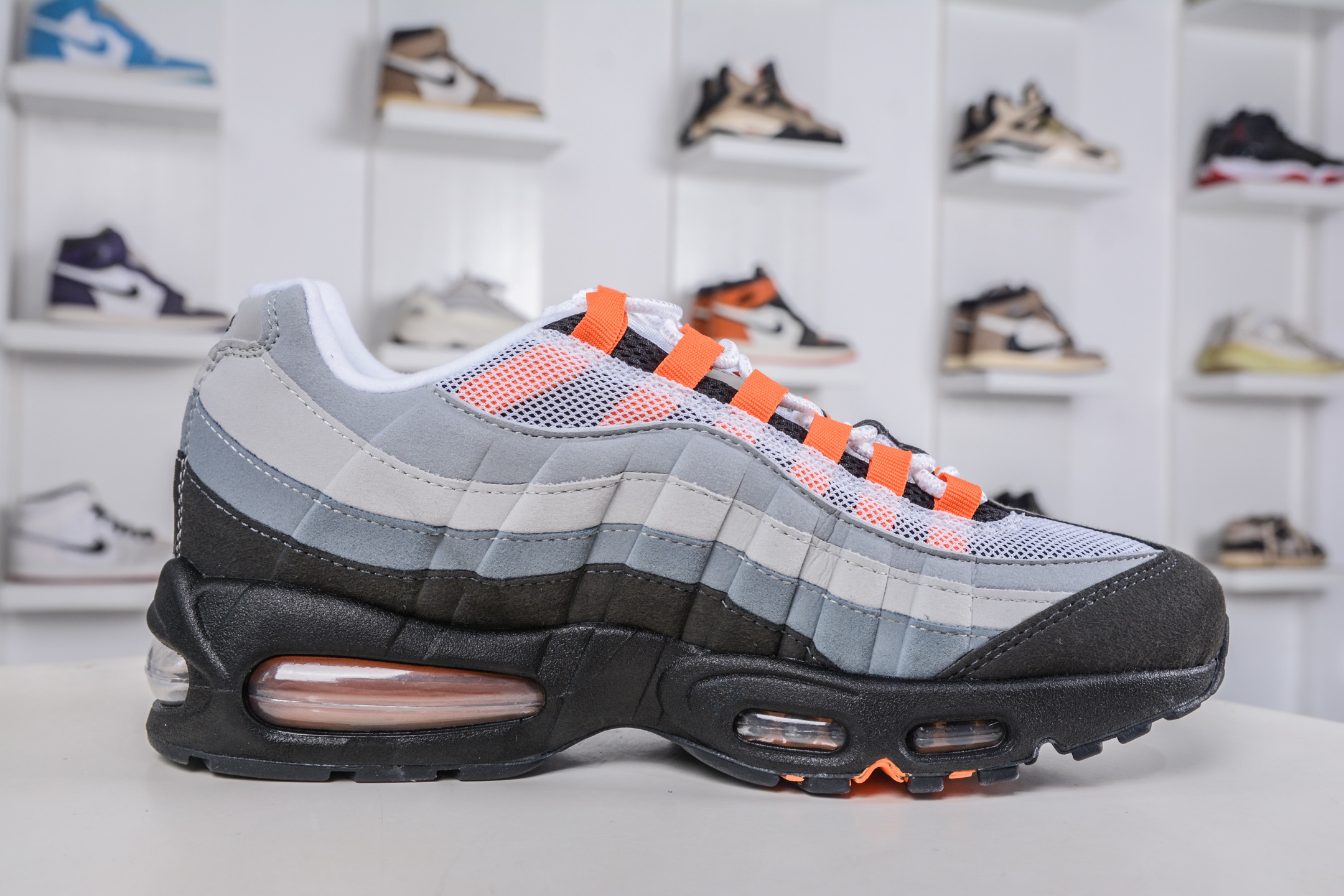 NIKE Air 95 潮流百搭 气垫缓震慢跑鞋 HM4740-005