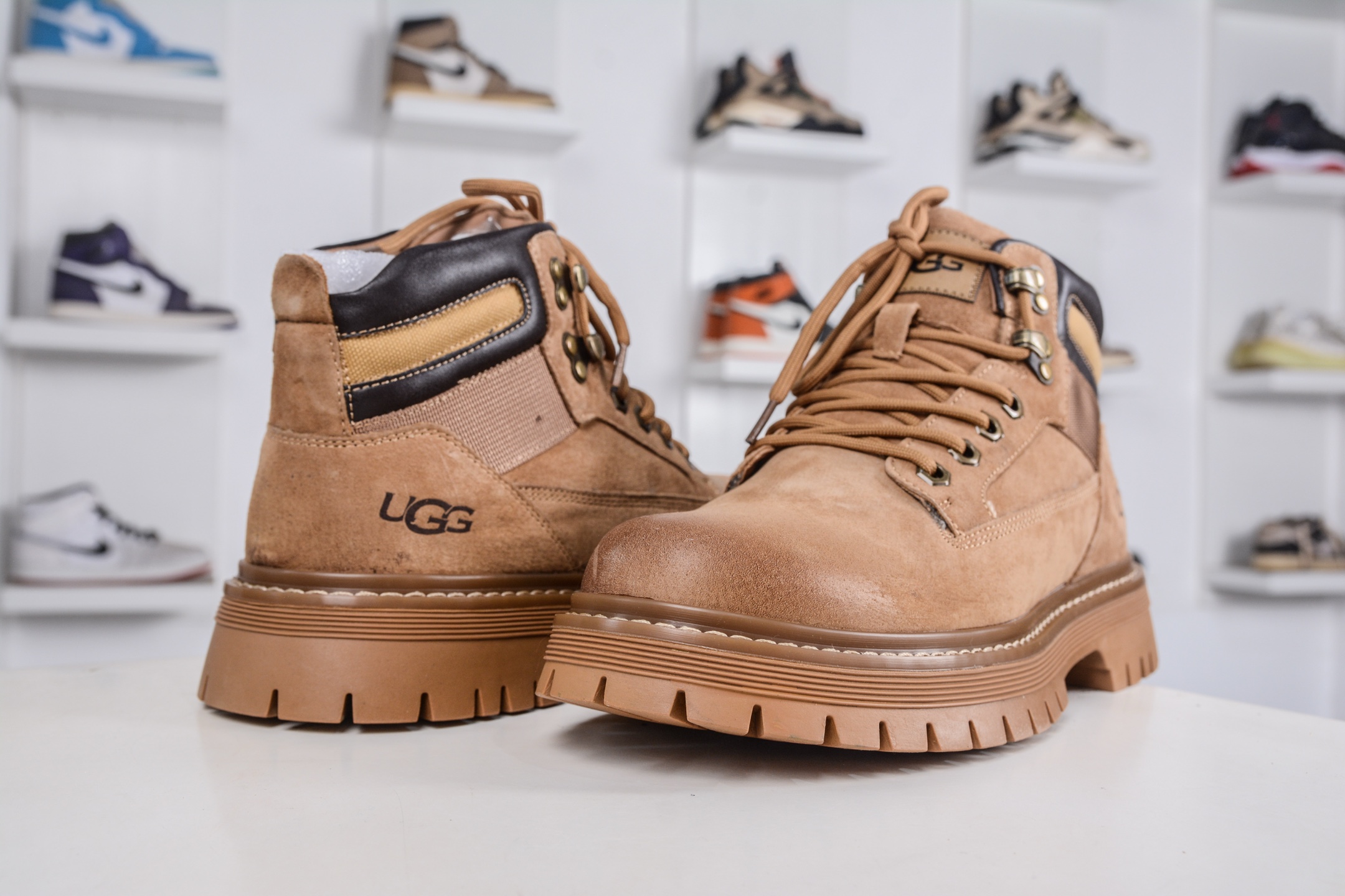 310 UGG Tasman Weather Hybrid 塔斯曼混合系列中帮轻量休闲马丁靴