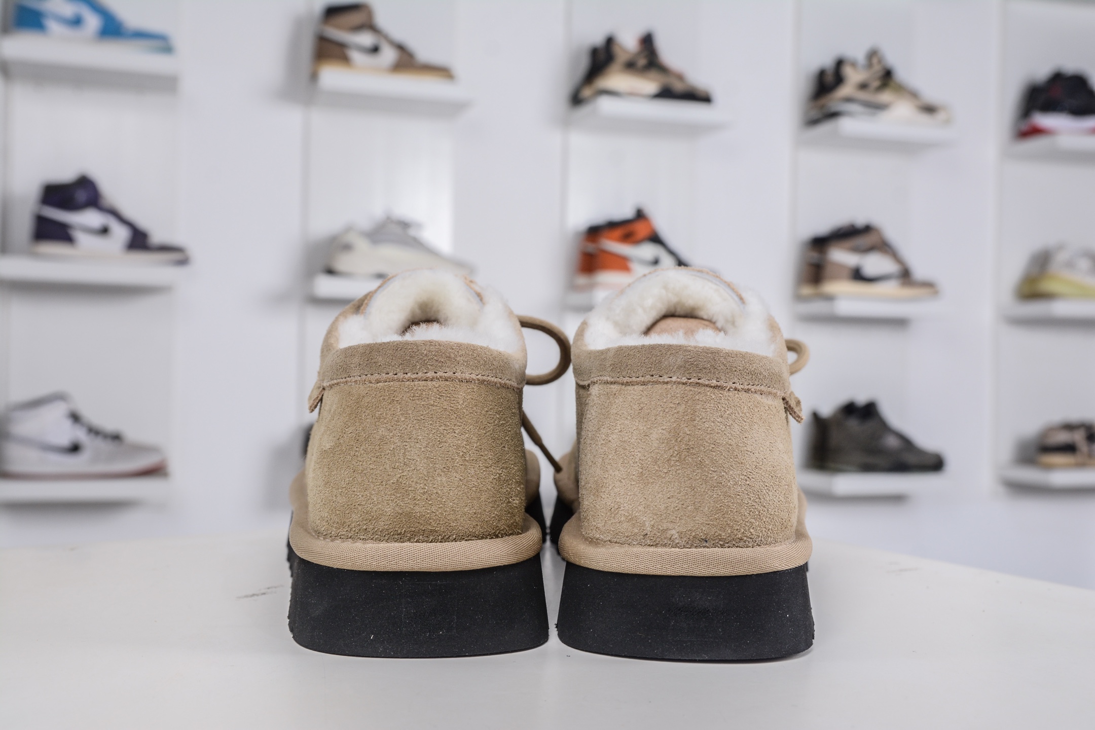 300 UGG 巴恩风格 复古袋鼠鞋 浅棕色 来自巴恩风复古美学和都市漫步松弛感