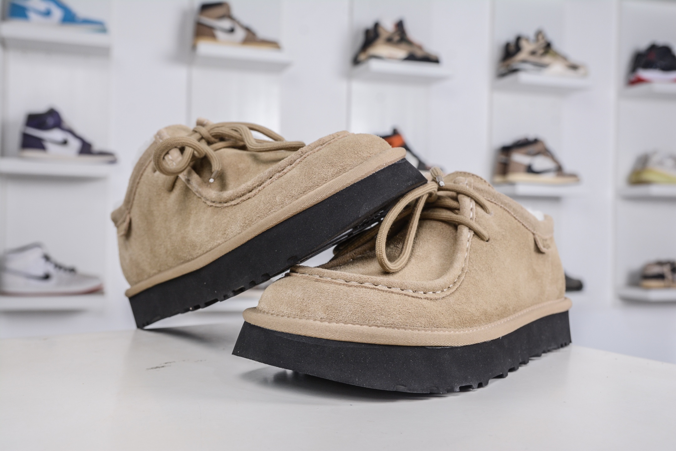 300 UGG 巴恩风格 复古袋鼠鞋 浅棕色 来自巴恩风复古美学和都市漫步松弛感