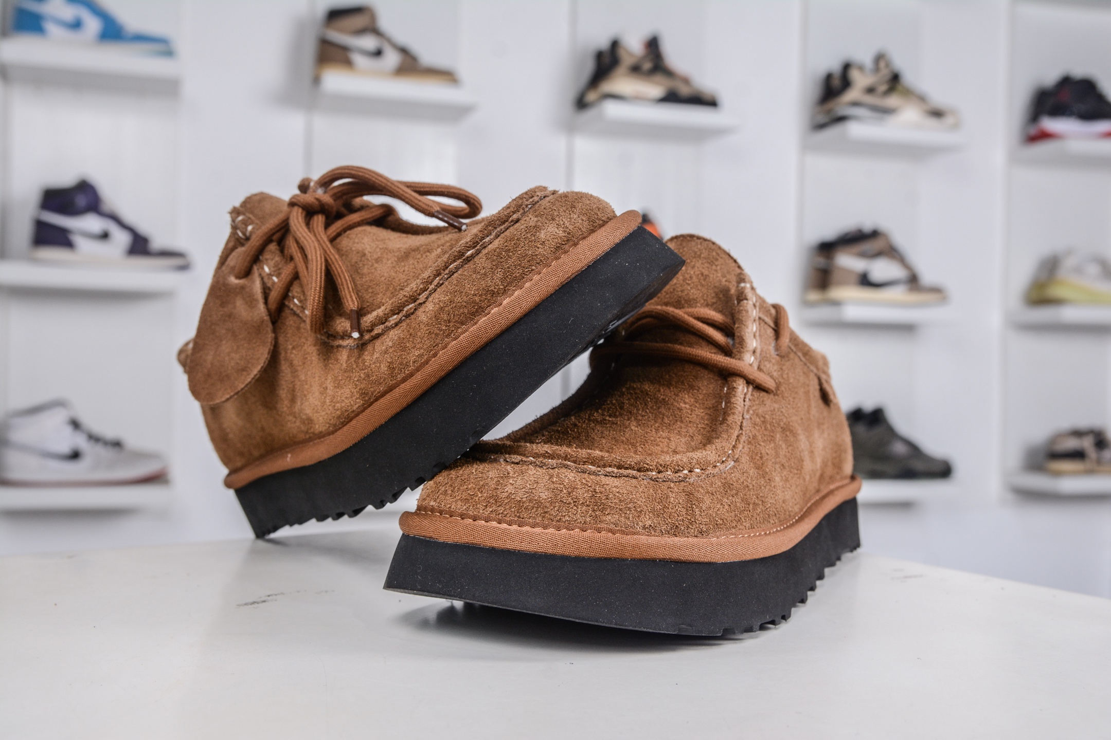 300 UGG 巴恩风格 复古袋鼠鞋 栗色 来自巴恩风复古美学和都市漫步松弛感-Chinese UA Cheap High Quatity Brand Clothes Bags handbags Sneakers wholesale wholesaler seller from China Factory suppliers Fashion Clothing Shoes best Quality Beautiful Price 300 UGG 巴恩风格 复古袋鼠鞋 栗色 来自巴恩风复古美学和都市漫步松弛感