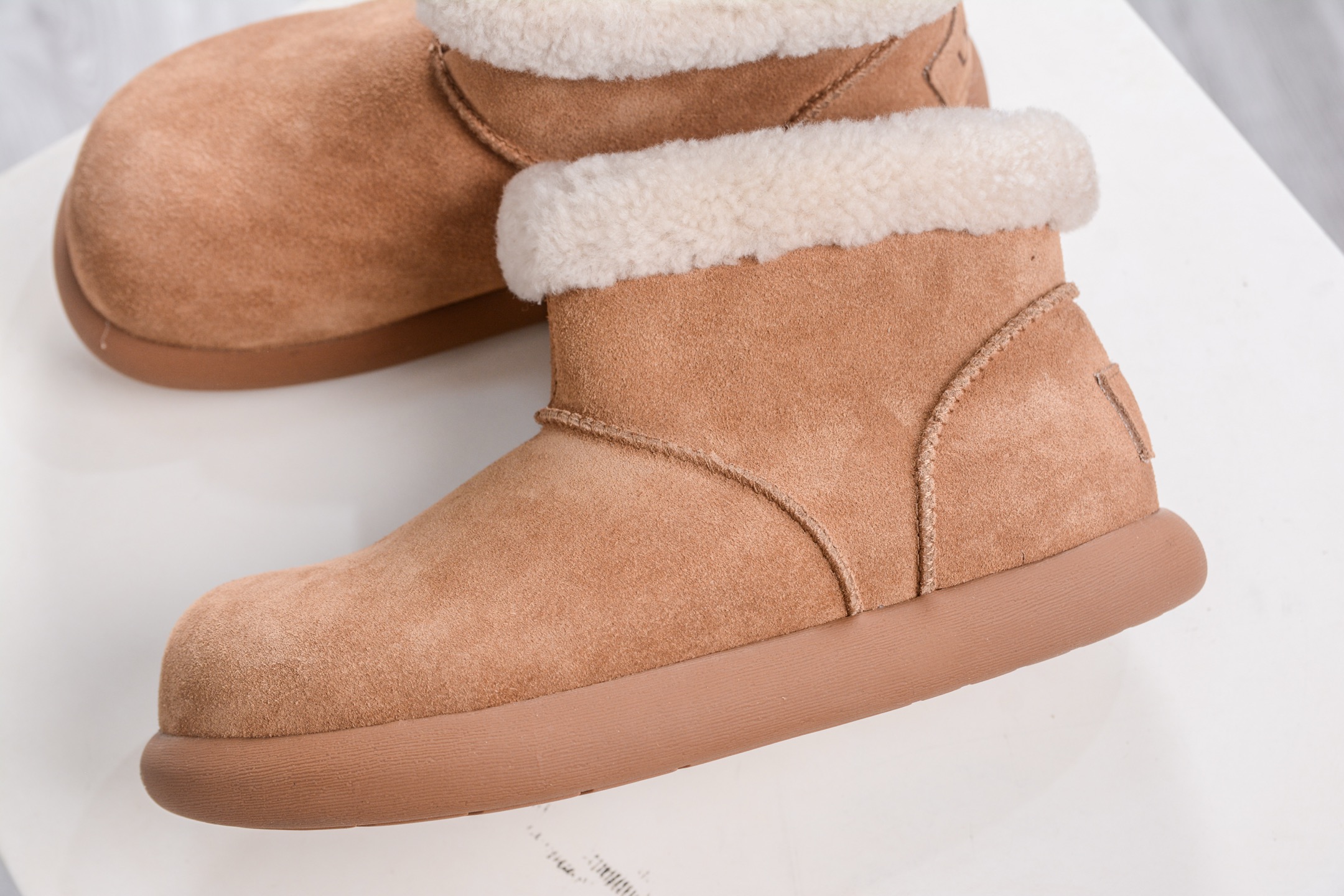 UGG 卷毛土豆靴 栗色 女神款秋冬羊皮毛一体雪地靴 115698