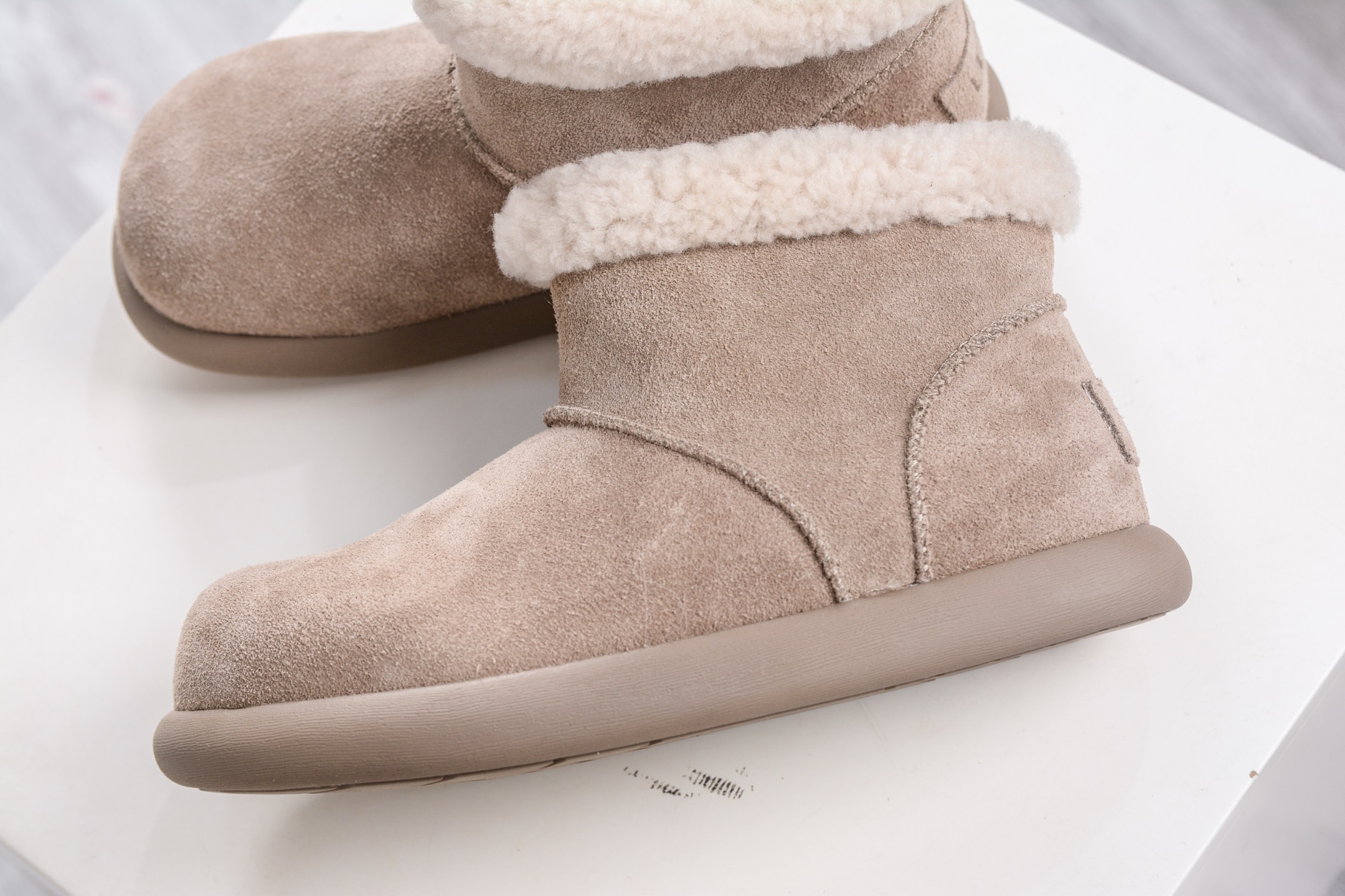 UGG 卷毛土豆靴 羚羊棕 女神款秋冬羊皮毛一体雪地靴 115698