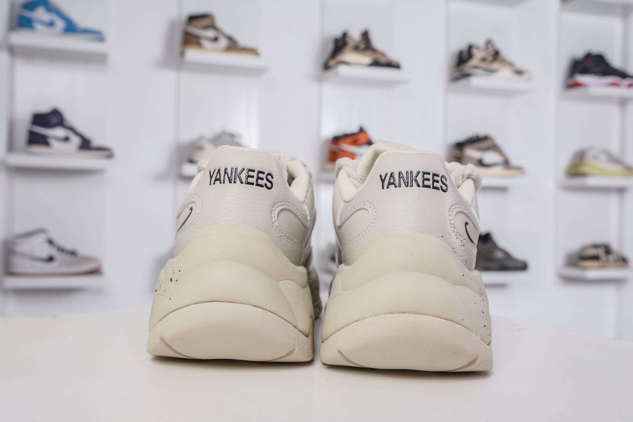 260 MLB Chunky Liner New York Yankees 涂鸦定制配色 低帮老爹风轻量增高厚底百搭休闲运动慢跑鞋 32SHC1111 50IVS