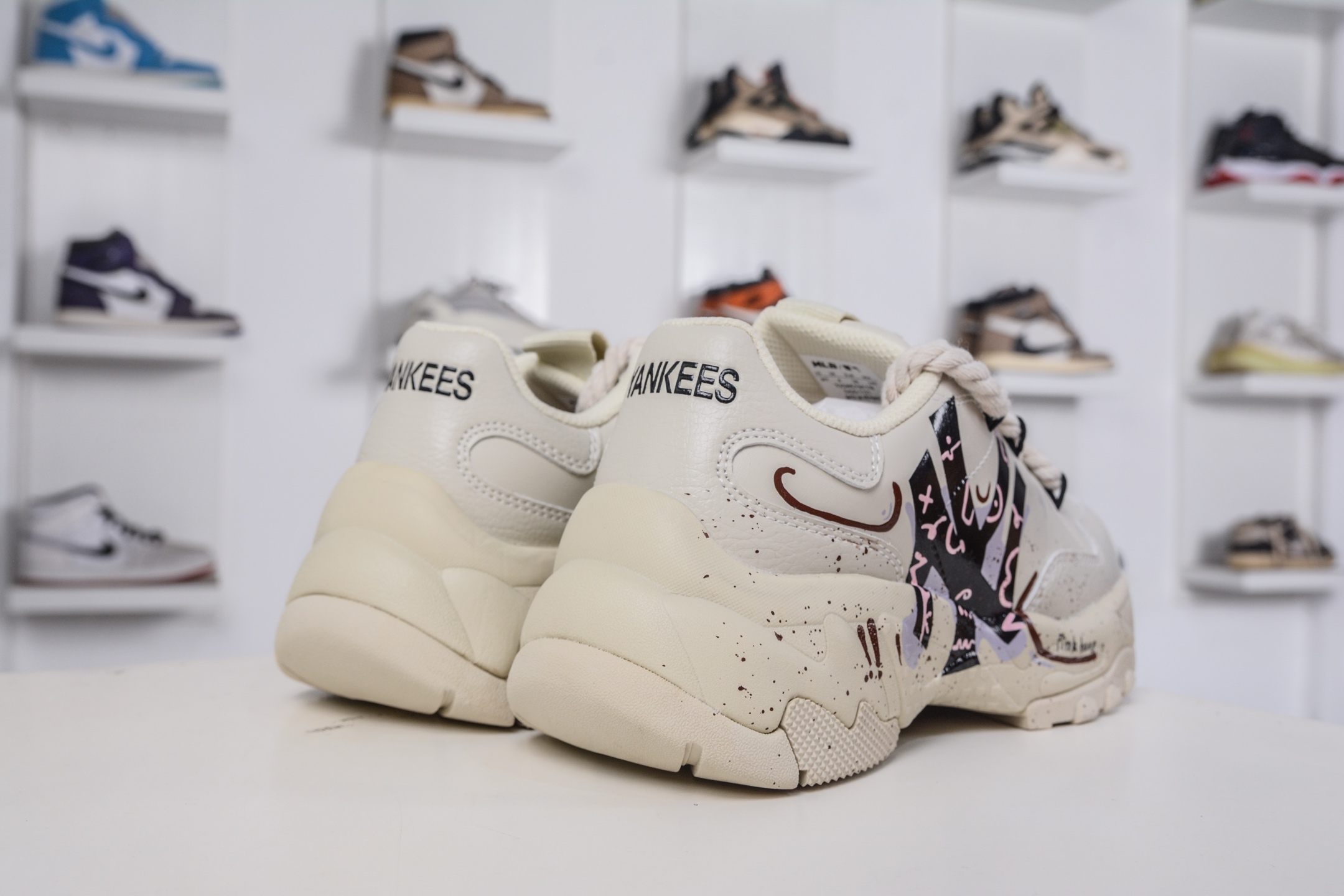 260 MLB Chunky Liner New York Yankees 涂鸦定制配色 低帮老爹风轻量增高厚底百搭休闲运动慢跑鞋 32SHC1111 50IVS