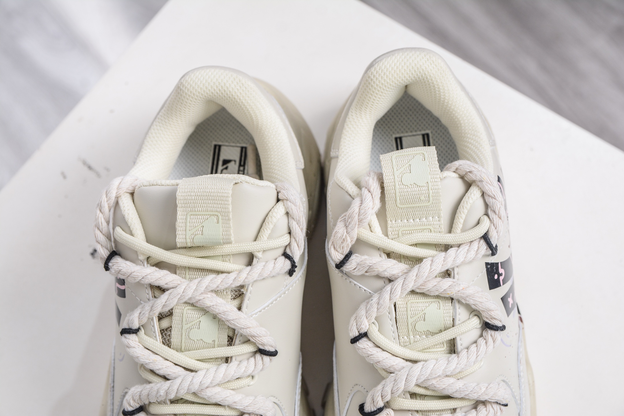 260 MLB Chunky Liner New York Yankees 涂鸦定制配色 低帮老爹风轻量增高厚底百搭休闲运动慢跑鞋 32SHC1111 50IVS