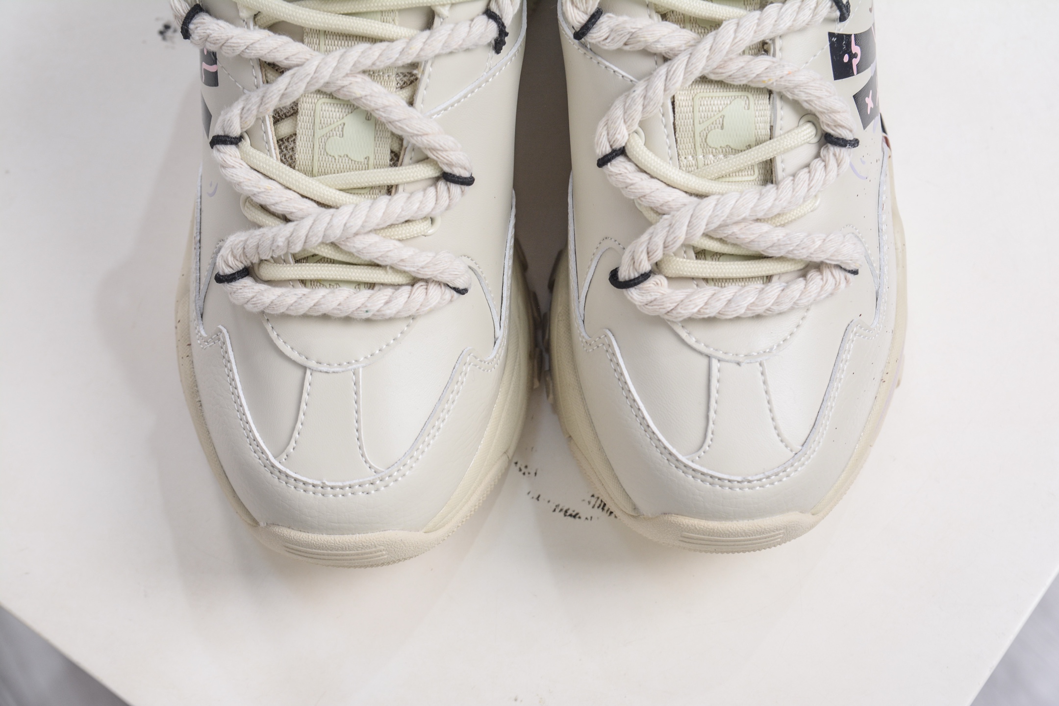 260 MLB Chunky Liner New York Yankees 涂鸦定制配色 低帮老爹风轻量增高厚底百搭休闲运动慢跑鞋 32SHC1111 50IVS