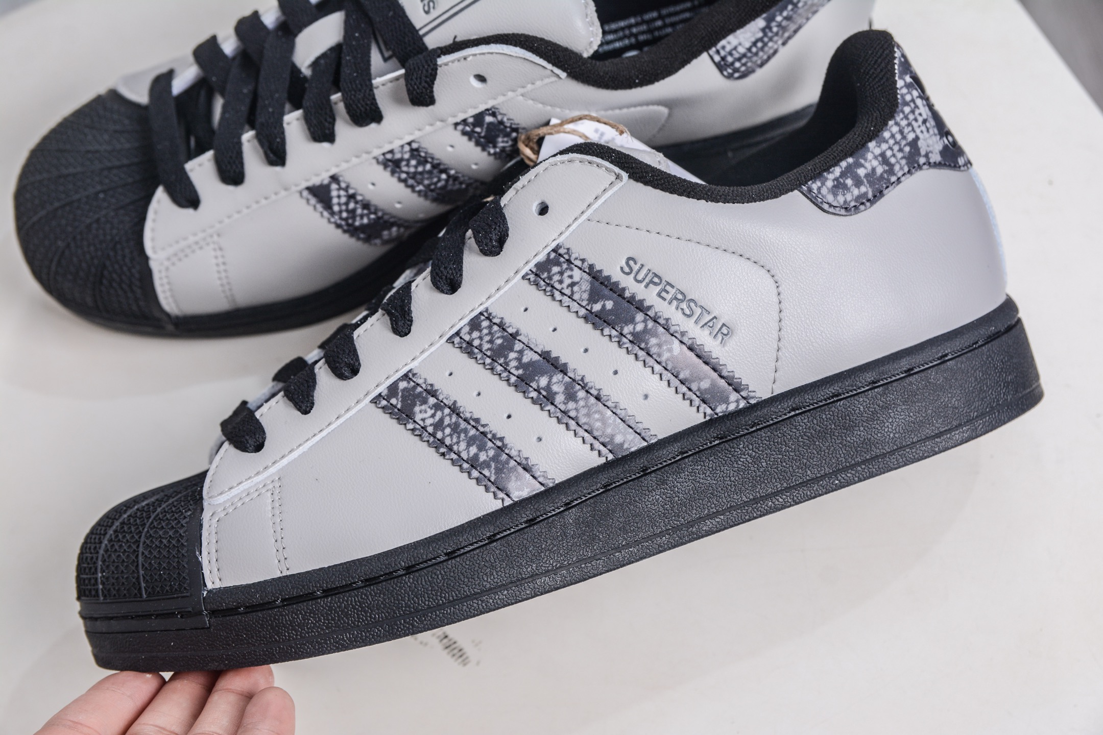 140 AD Originals Superstar 2 贝壳头 灰黑蛇纹 JP6059-Chinese UA Cheap High Quatity Brand Clothes Bags handbags Sneakers wholesale wholesaler seller from China Factory suppliers Fashion Clothing Shoes best Quality Beautiful Price 140 AD Originals Superstar 2 贝壳头 灰黑蛇纹 JP6059