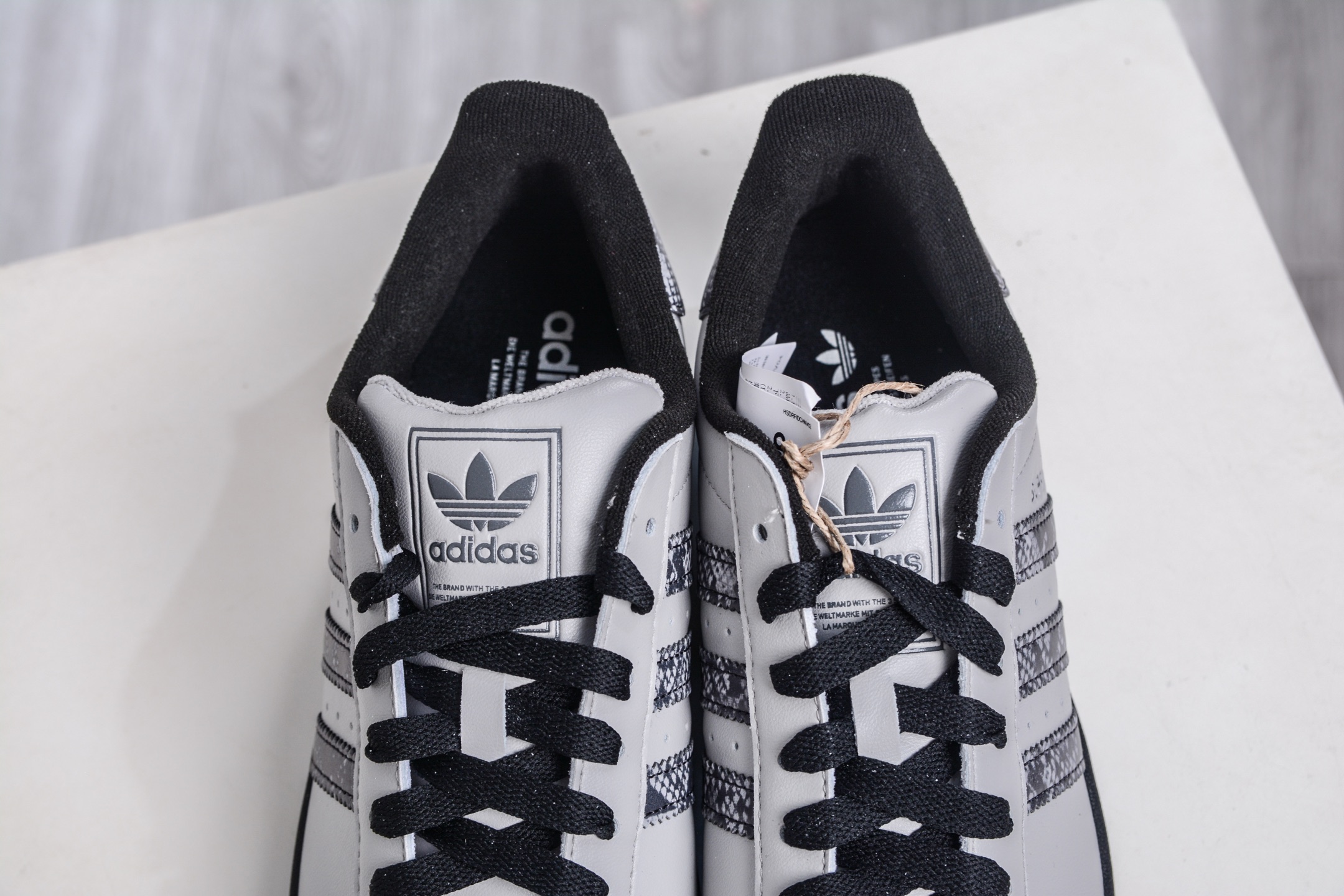 140 AD Originals Superstar 2 贝壳头 灰黑蛇纹 JP6059-Chinese UA Cheap High Quatity Brand Clothes Bags handbags Sneakers wholesale wholesaler seller from China Factory suppliers Fashion Clothing Shoes best Quality Beautiful Price 140 AD Originals Superstar 2 贝壳头 灰黑蛇纹 JP6059