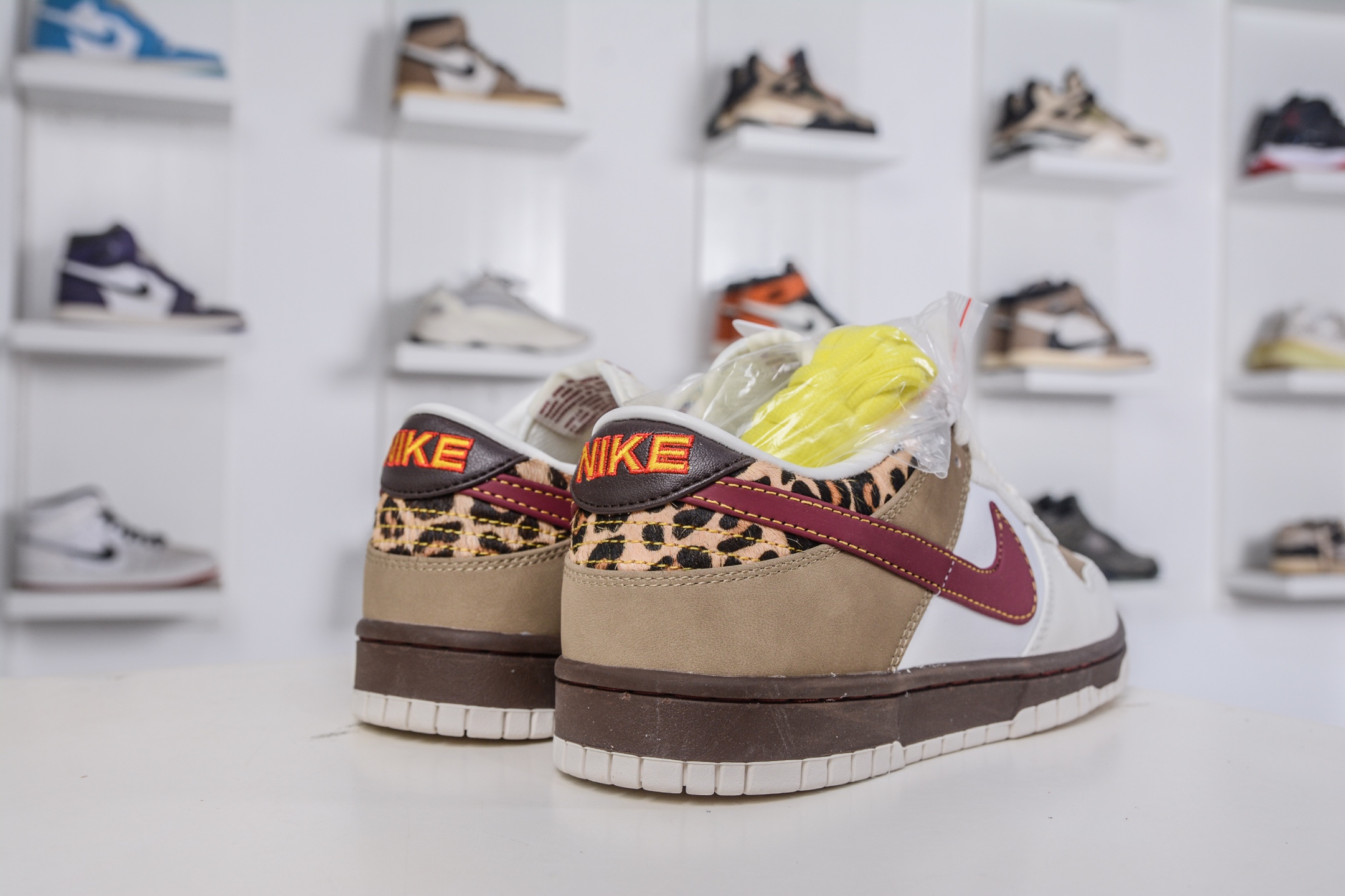 200 Nike Dunk Low 米红豹纹 IM6687-262