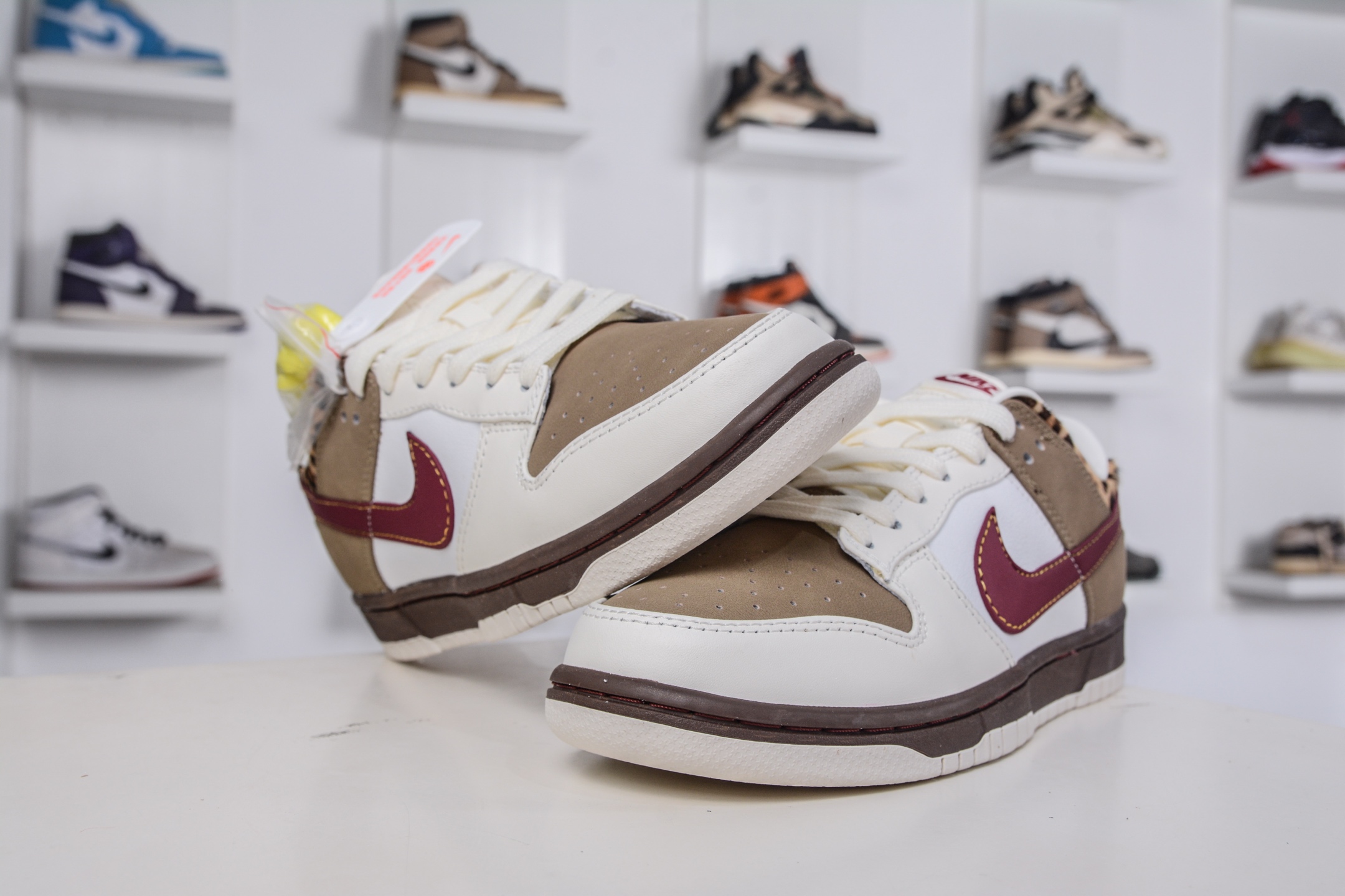 200 Nike Dunk Low 米红豹纹 IM6687-262