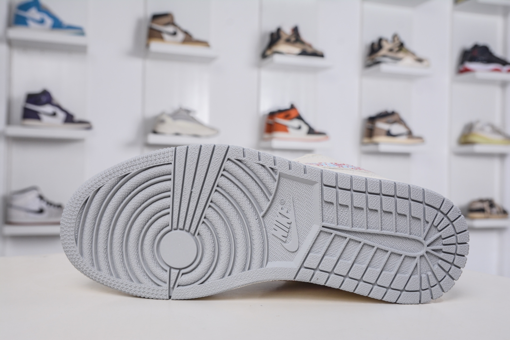 Air Jordan 1 Retro Low x Supreme SUP联名-米白彩勾 LR8888-014