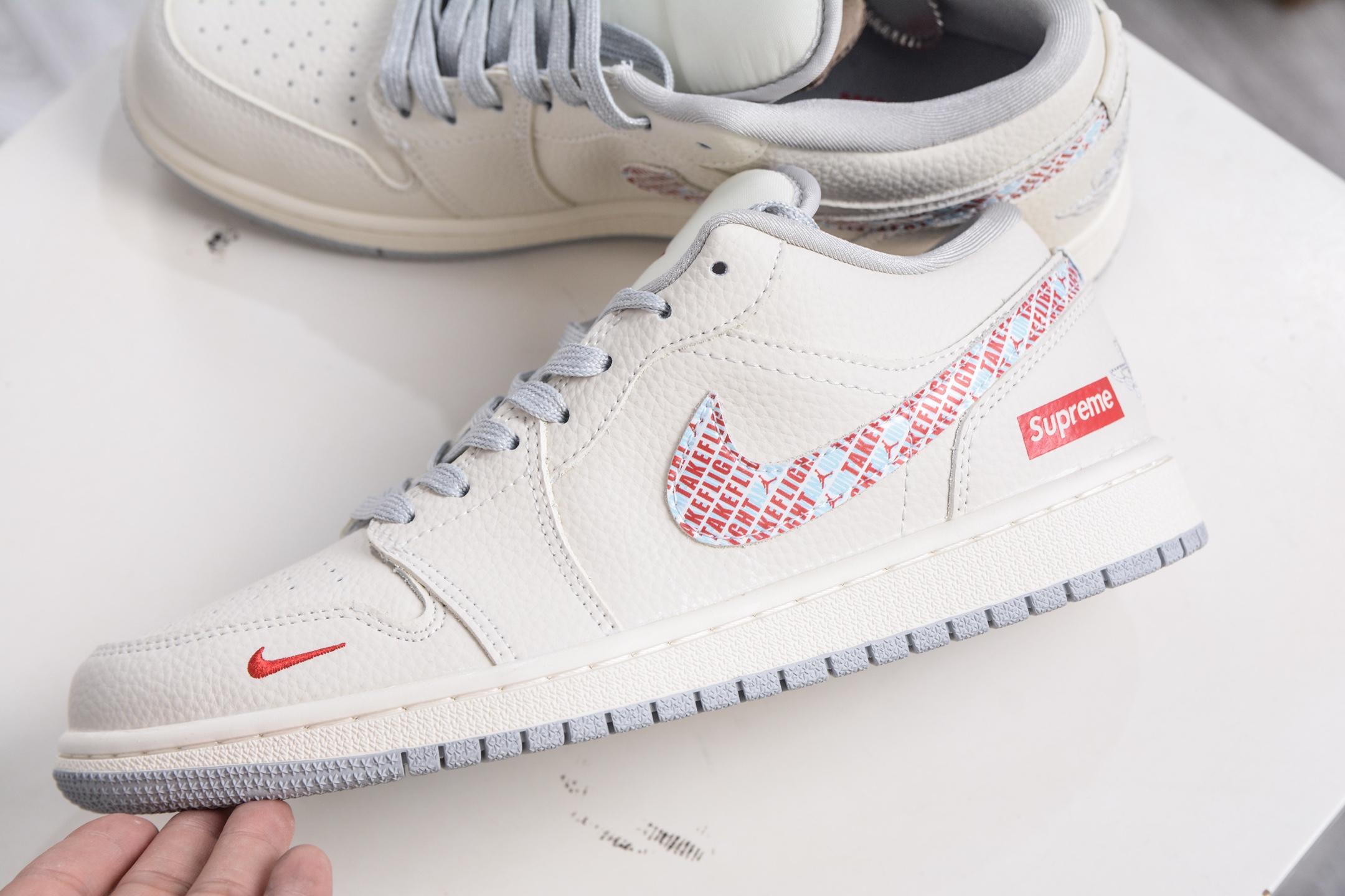 Air Jordan 1 Retro Low x Supreme SUP联名-米白彩勾 LR8888-014