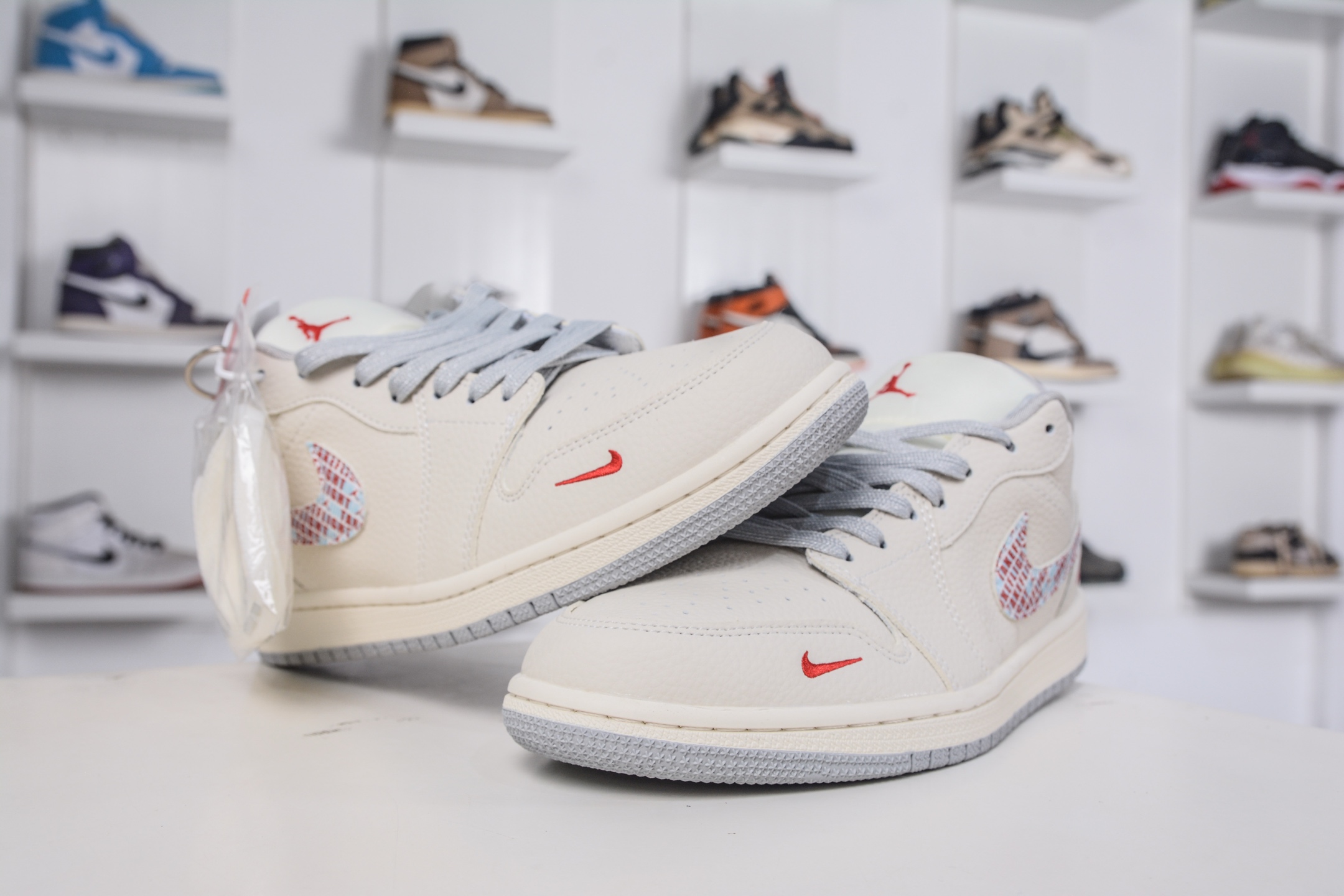 Air Jordan 1 Retro Low x Supreme SUP联名-米白彩勾 LR8888-014