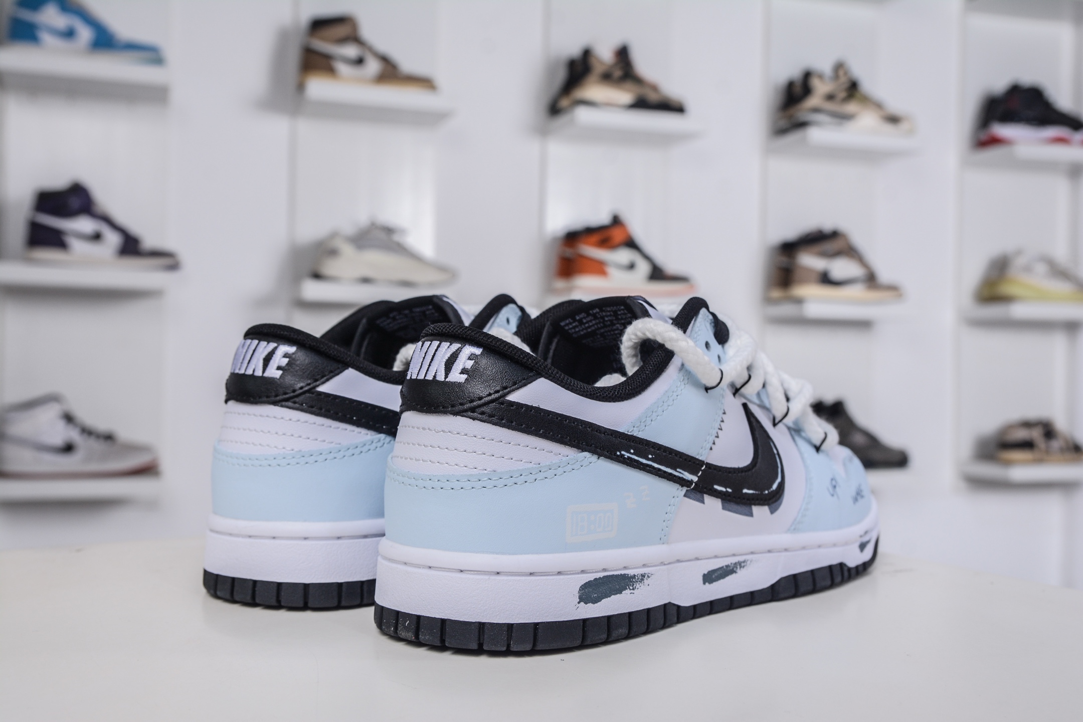 Nike Dunk Low 闹钟响了 淡青色 当浅蓝鞋身浸透晨光冰川蓝鞋面拼接纯白皮革 DD1391-100