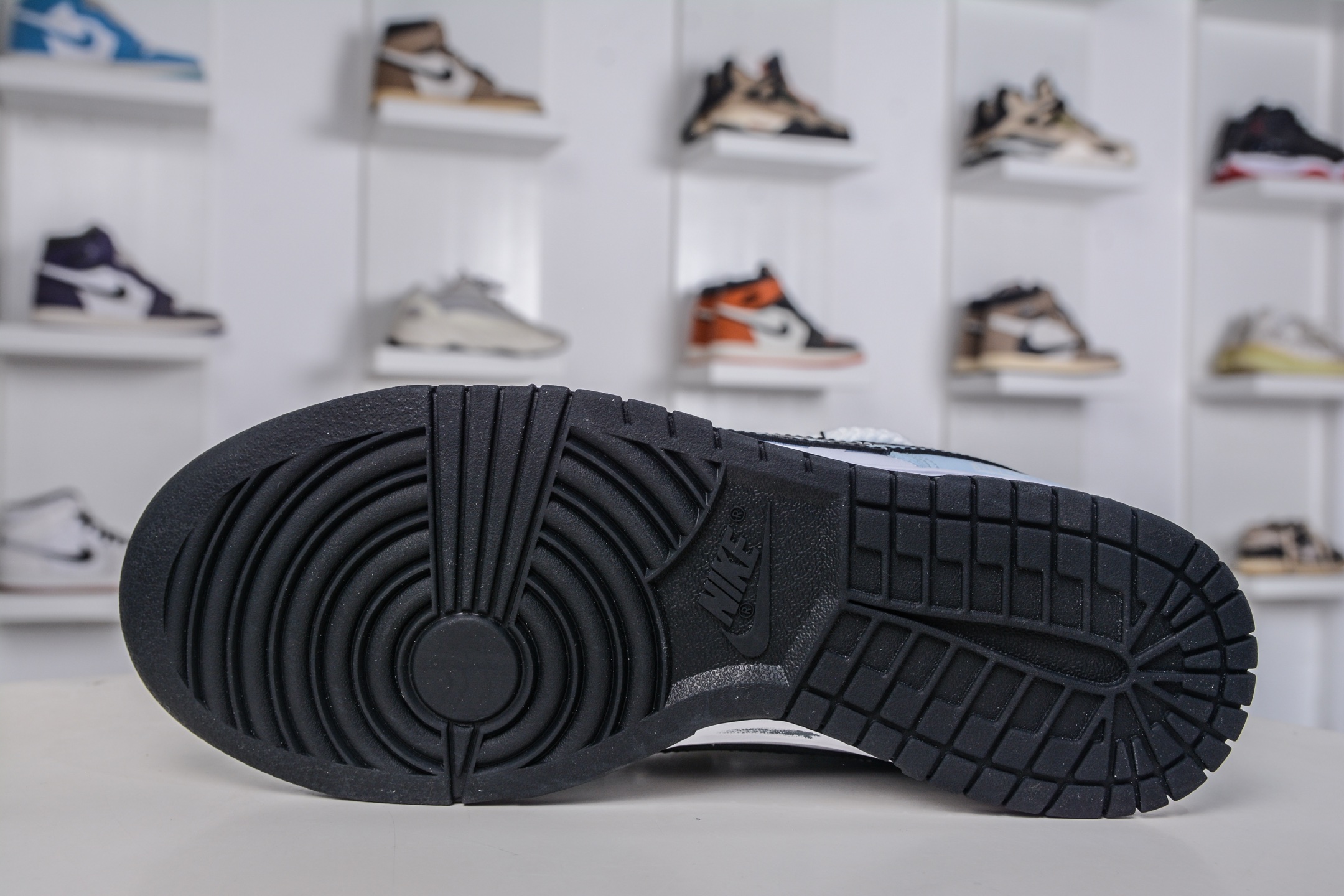 Nike Dunk Low 闹钟响了 淡青色 当浅蓝鞋身浸透晨光冰川蓝鞋面拼接纯白皮革 DD1391-100