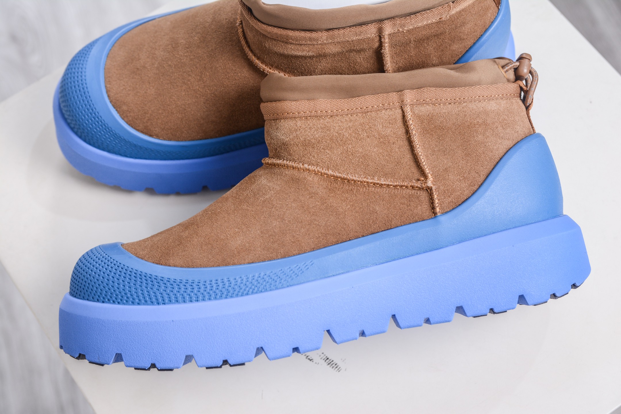 300 UGG M Tasman Weather Hybrid 塔斯曼混合系列中帮厚底轻量休闲运动鞋 1174196