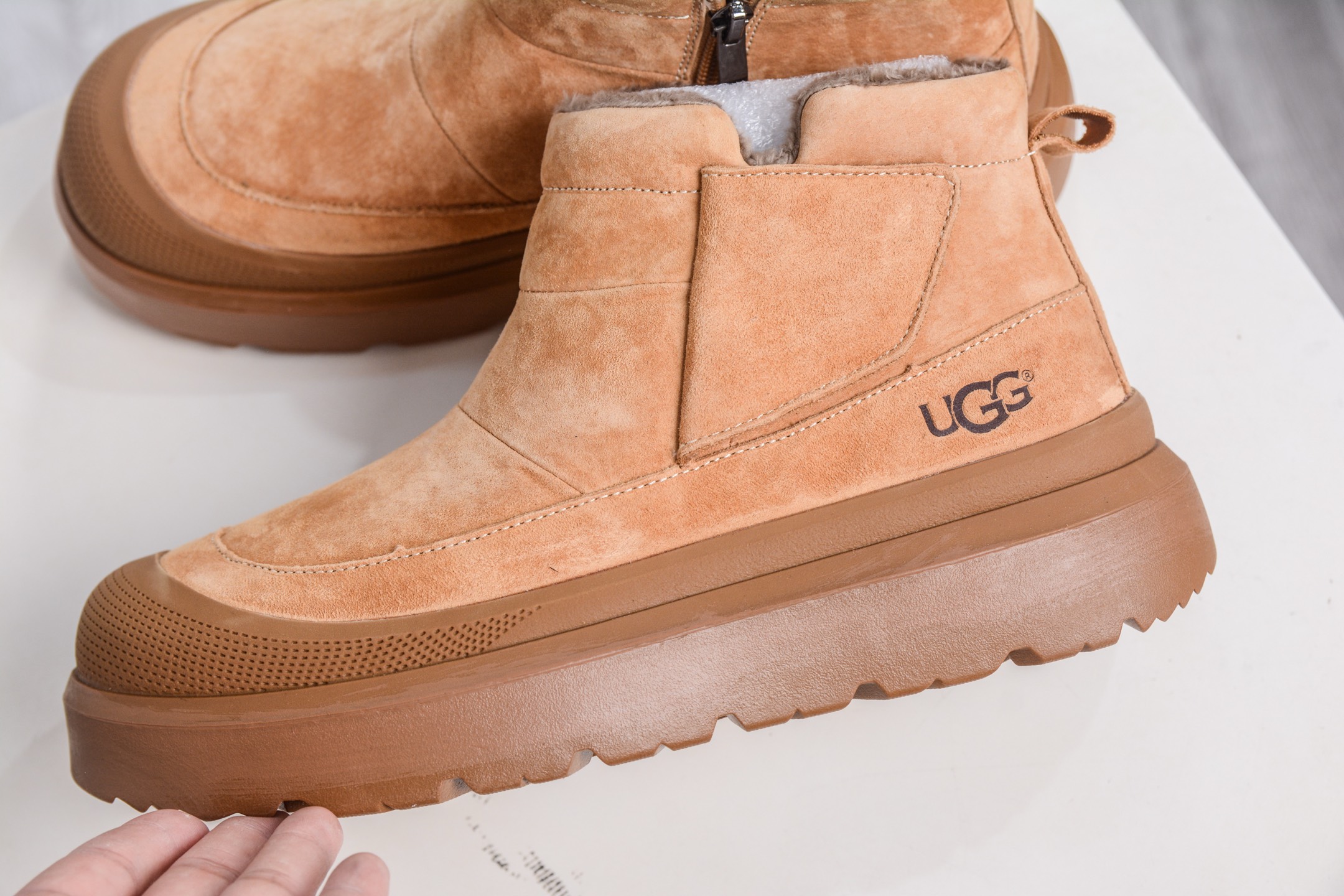 280 美国轻奢品牌 UGG Tasman Weather Hybrid 塔斯曼混合系列轻量休闲鞋 U6337M
