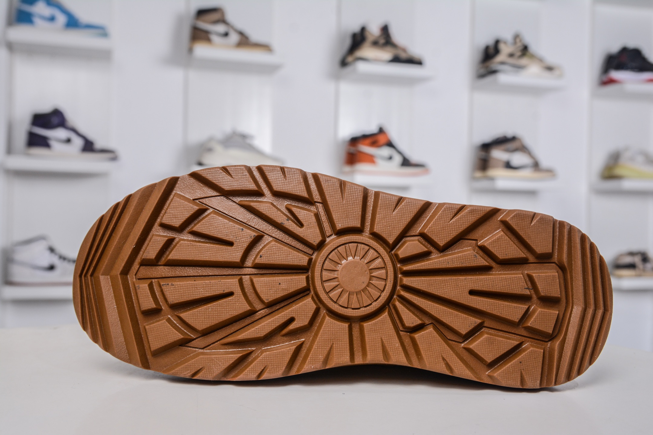 280 美国轻奢品牌 UGG Tasman Weather Hybrid 塔斯曼混合系列轻量休闲鞋 U6337M