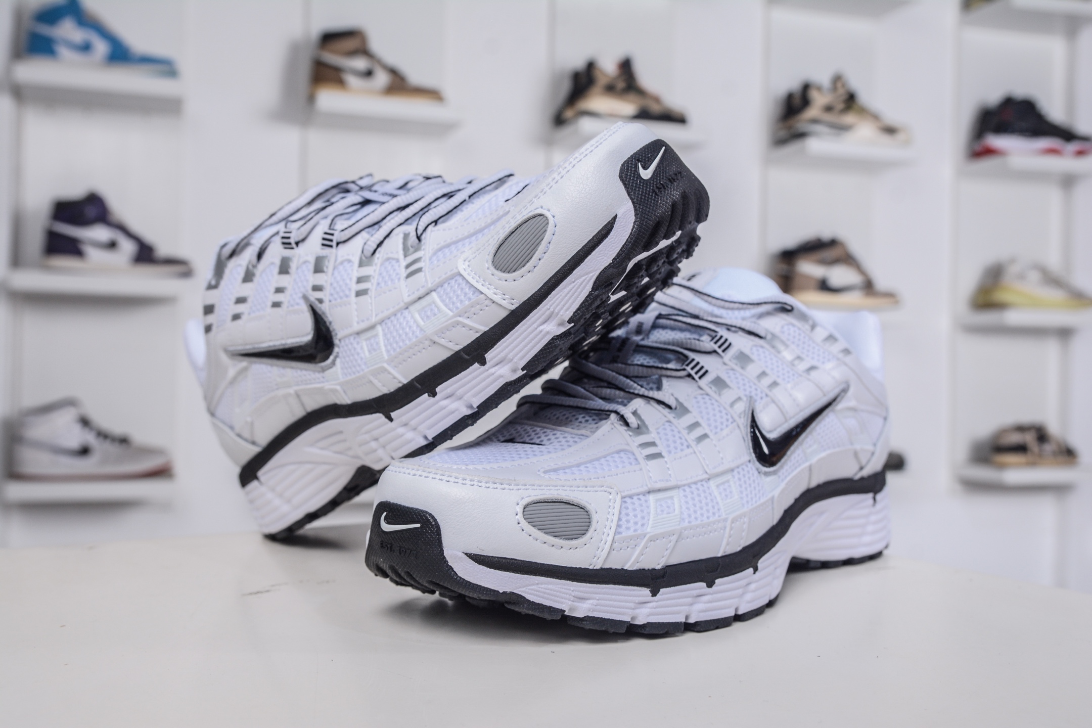 180 X版 NK P-6000 系列低帮复古老爹风休闲运动舒适慢跑鞋 CD6404-107