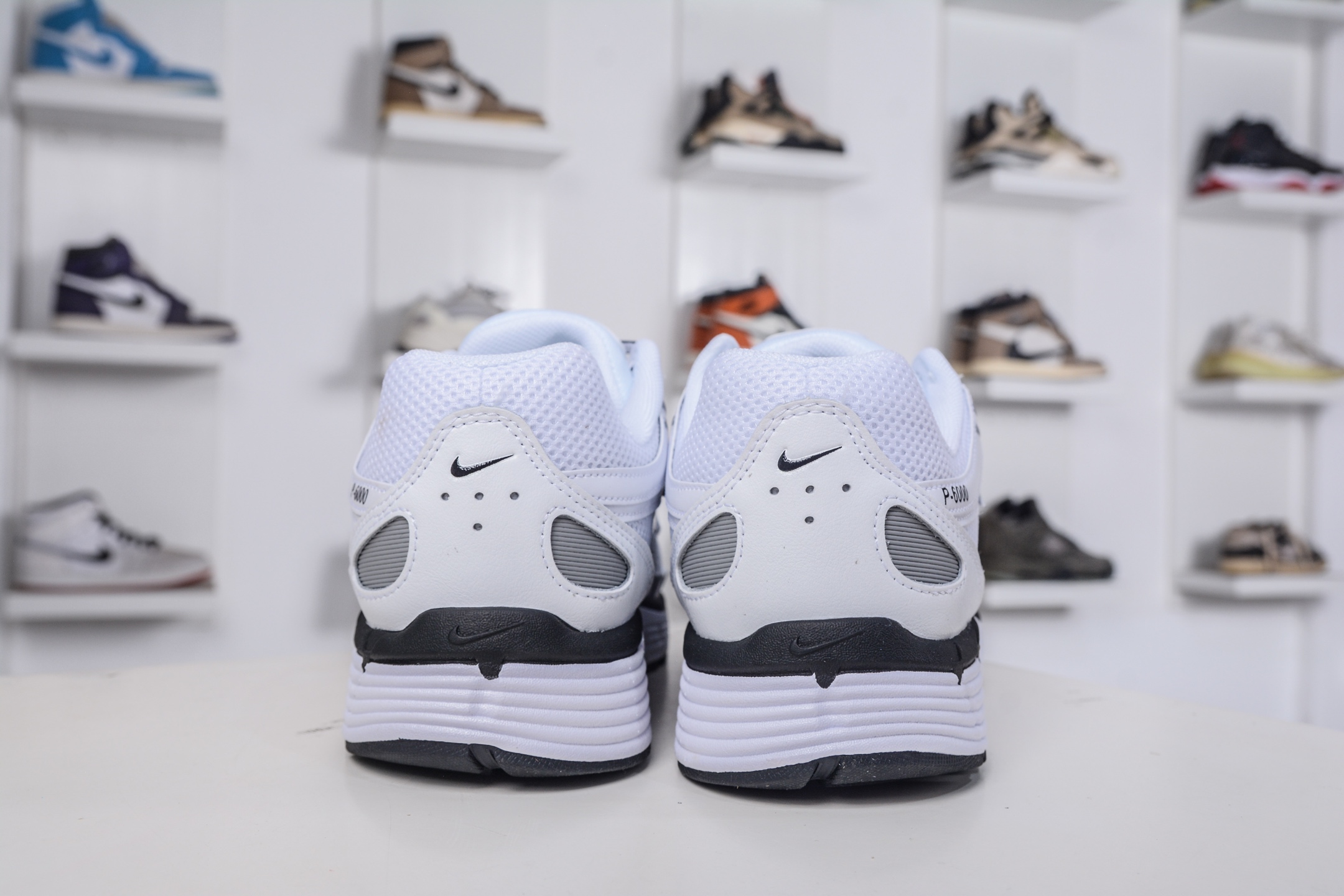 180 X版 NK P-6000 系列低帮复古老爹风休闲运动舒适慢跑鞋 CD6404-107