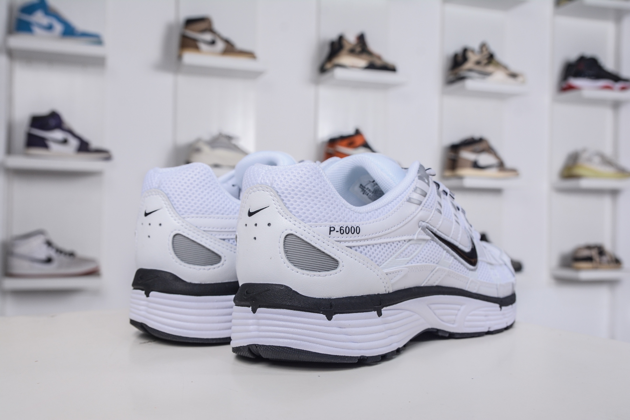 180 X版 NK P-6000 系列低帮复古老爹风休闲运动舒适慢跑鞋 CD6404-107