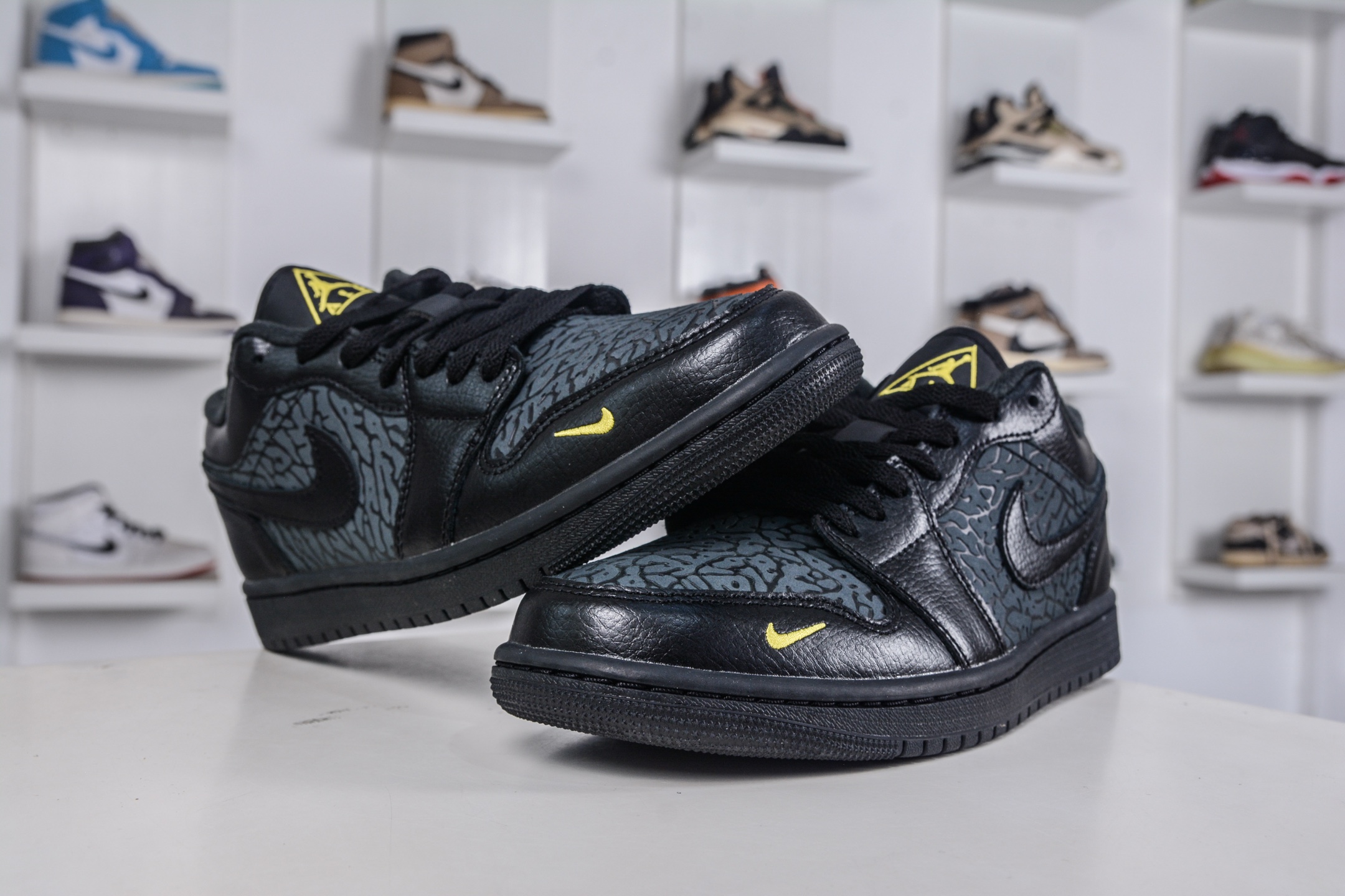 Air Jordan AJ1 Low 低帮 黑绿爆裂纹 IM6568-010