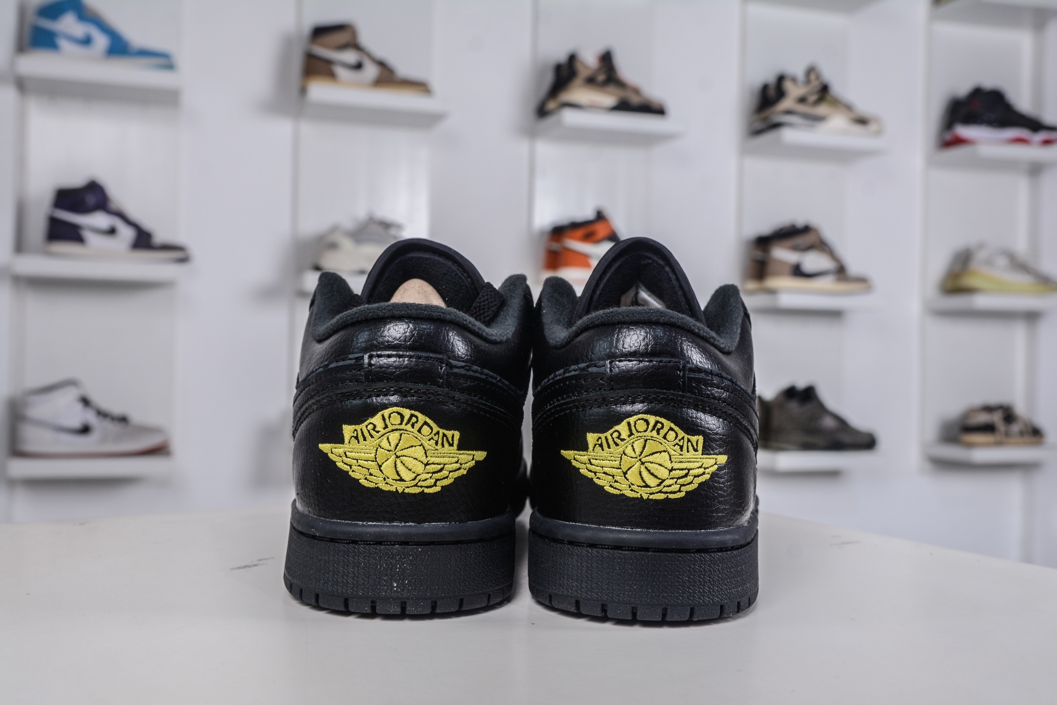 Air Jordan AJ1 Low 低帮 黑绿爆裂纹 IM6568-010